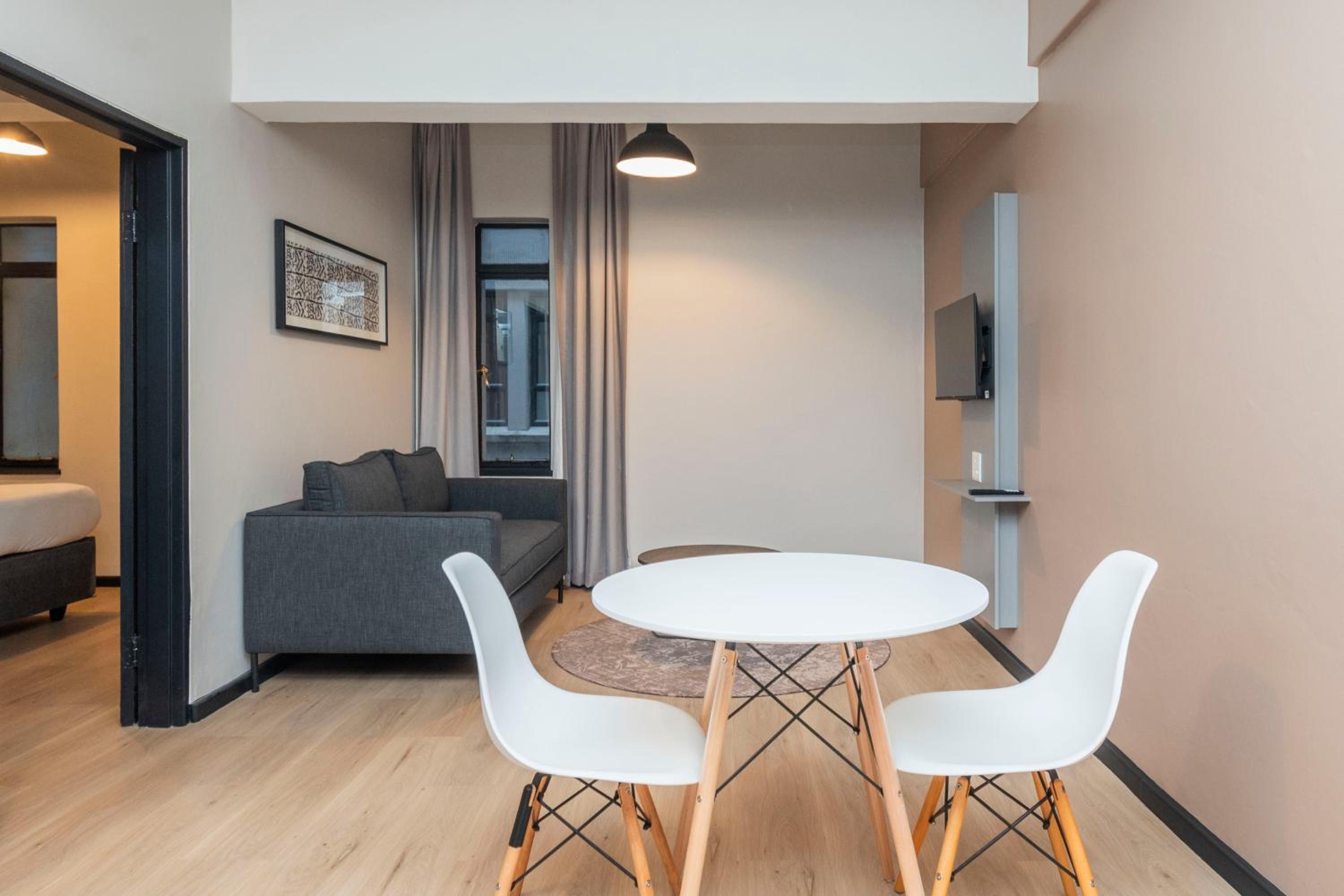 One-Bedroom Apartment - Photo 21