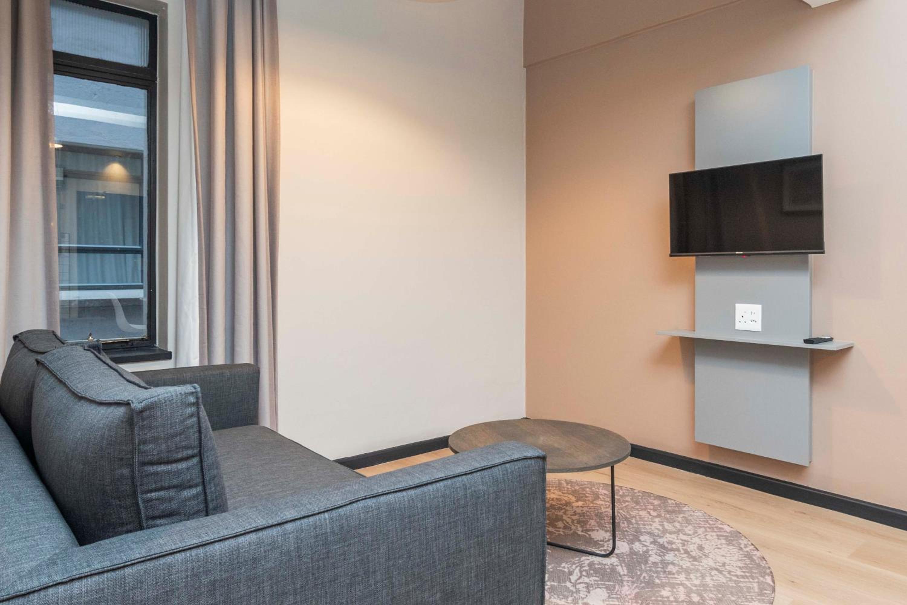One-Bedroom Apartment - Photo 17