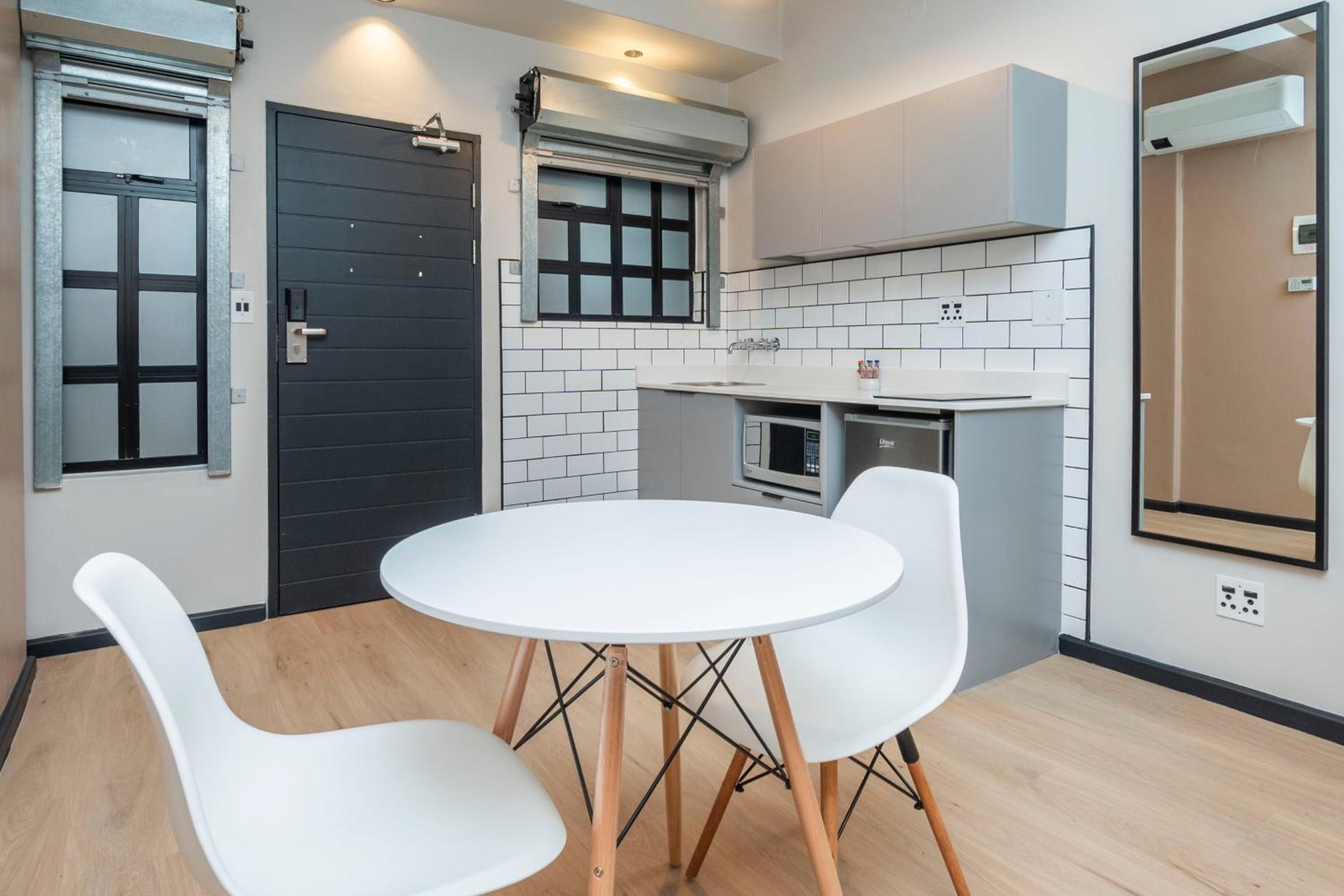 One-Bedroom Apartment - Photo 18