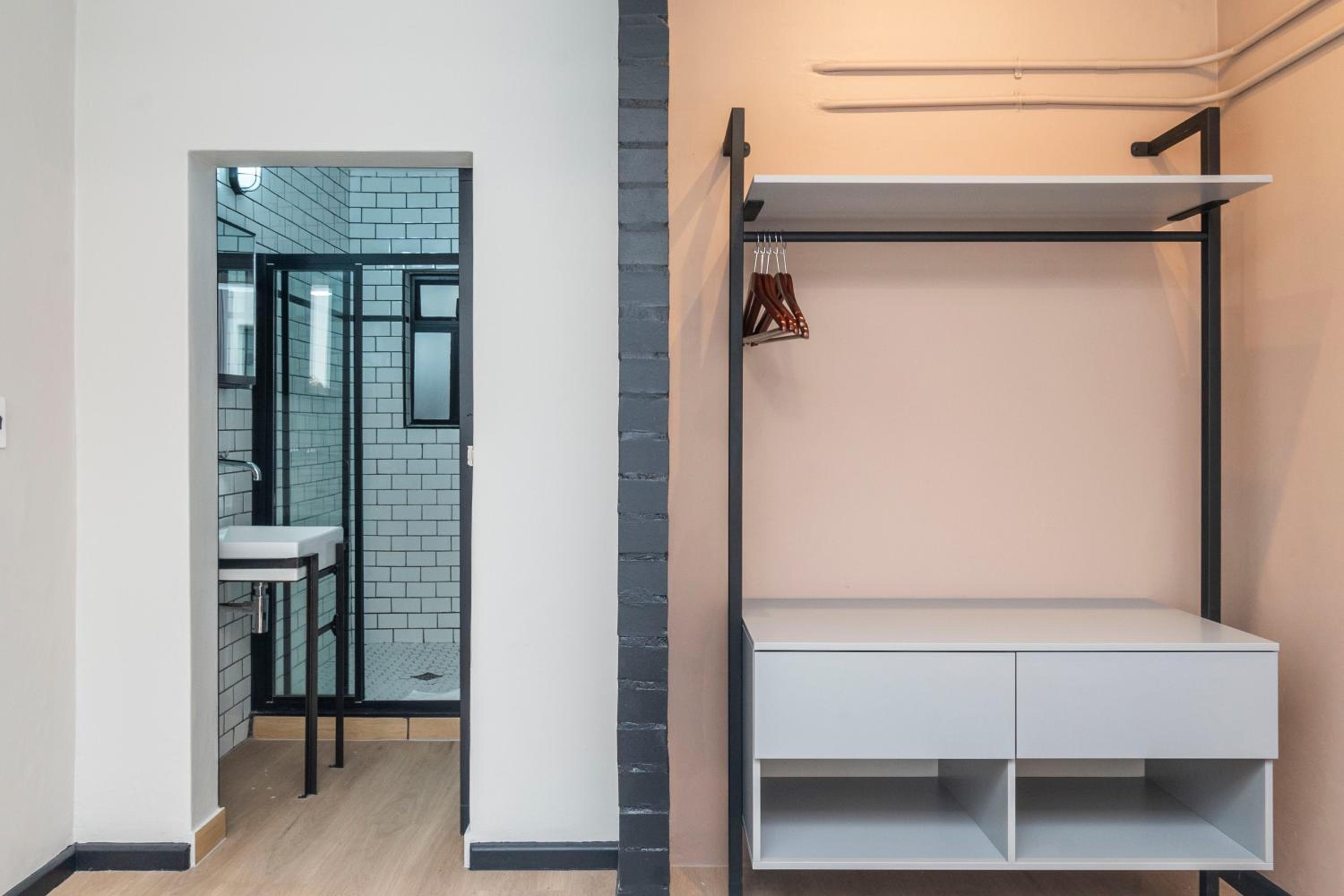 One-Bedroom Apartment - Photo 19