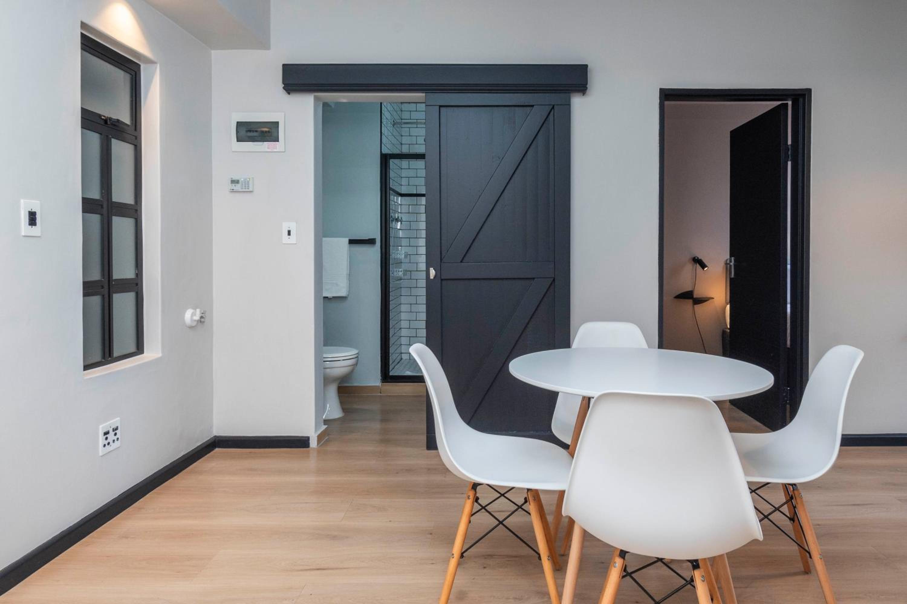 Two-Bedroom Apartment - Photo 8