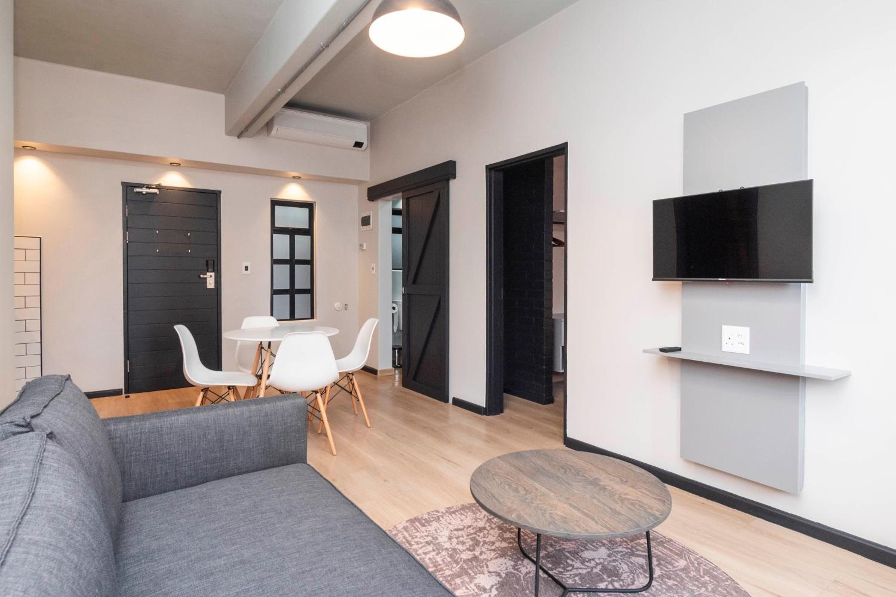 Two-Bedroom Apartment - Photo 7