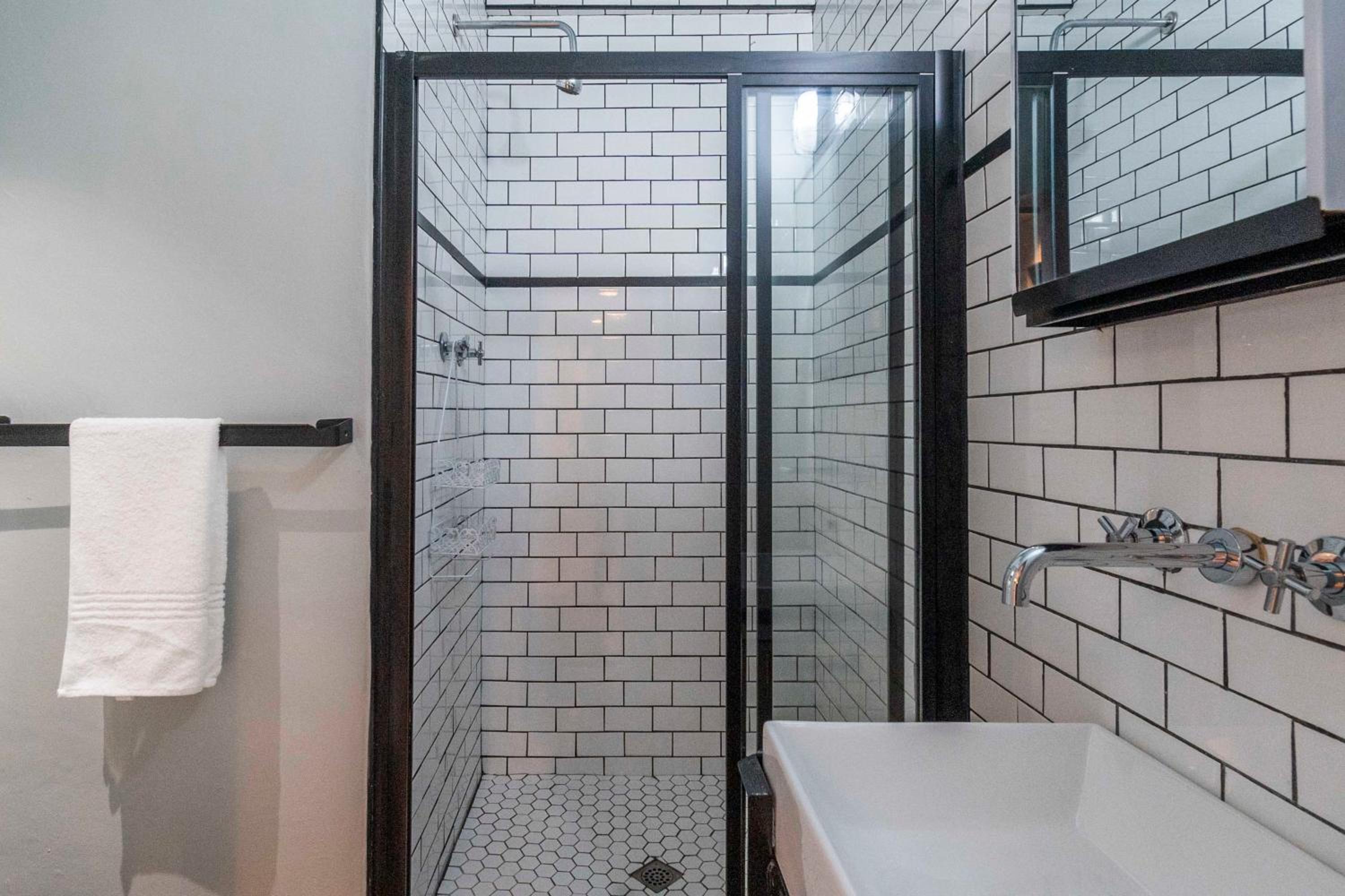 Two-Bedroom Apartment - Photo 9
