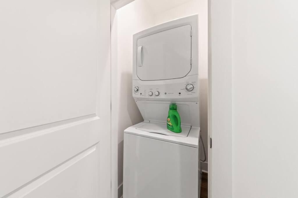 One-Bedroom Apartment photo 3