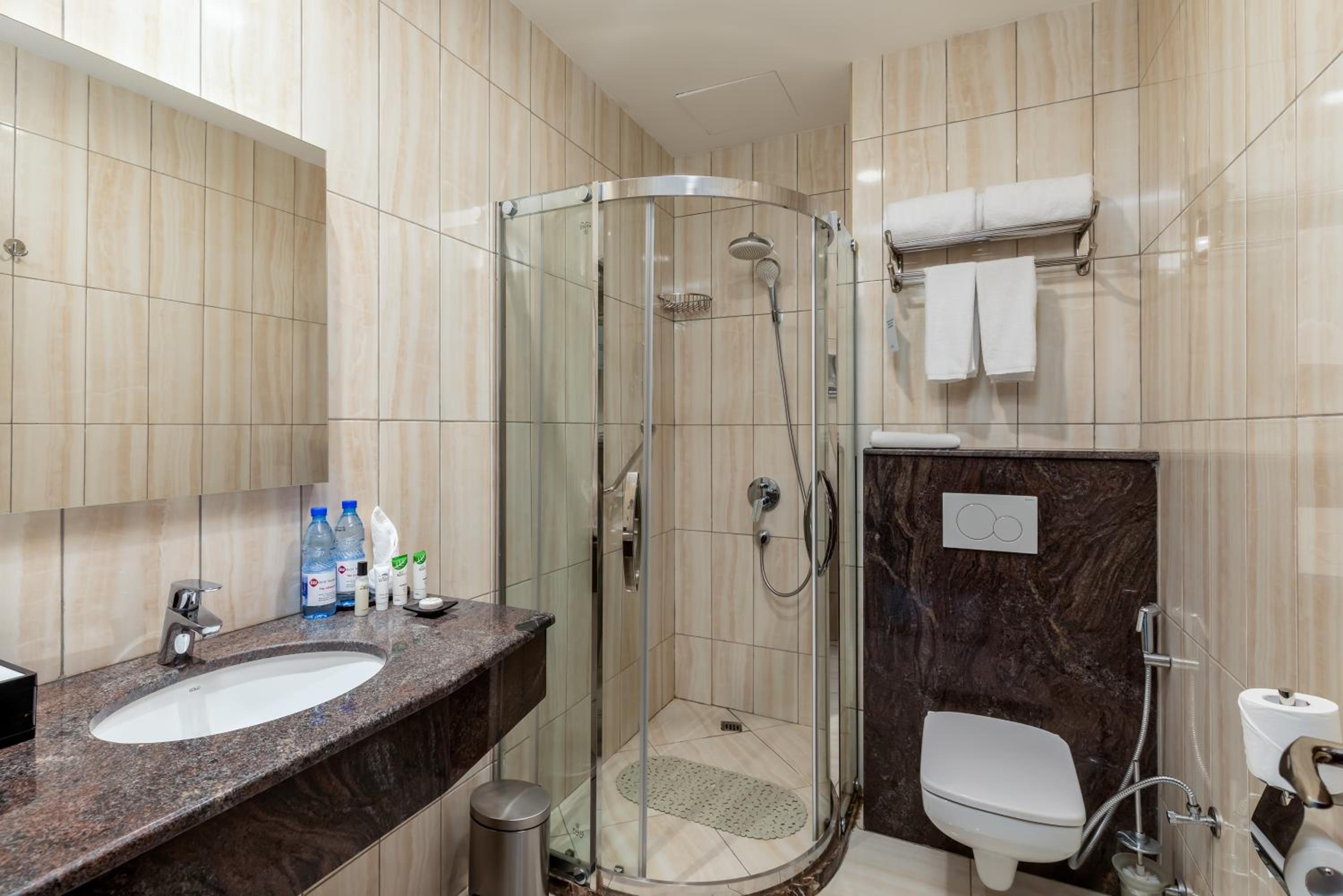 Deluxe King Room photo 2