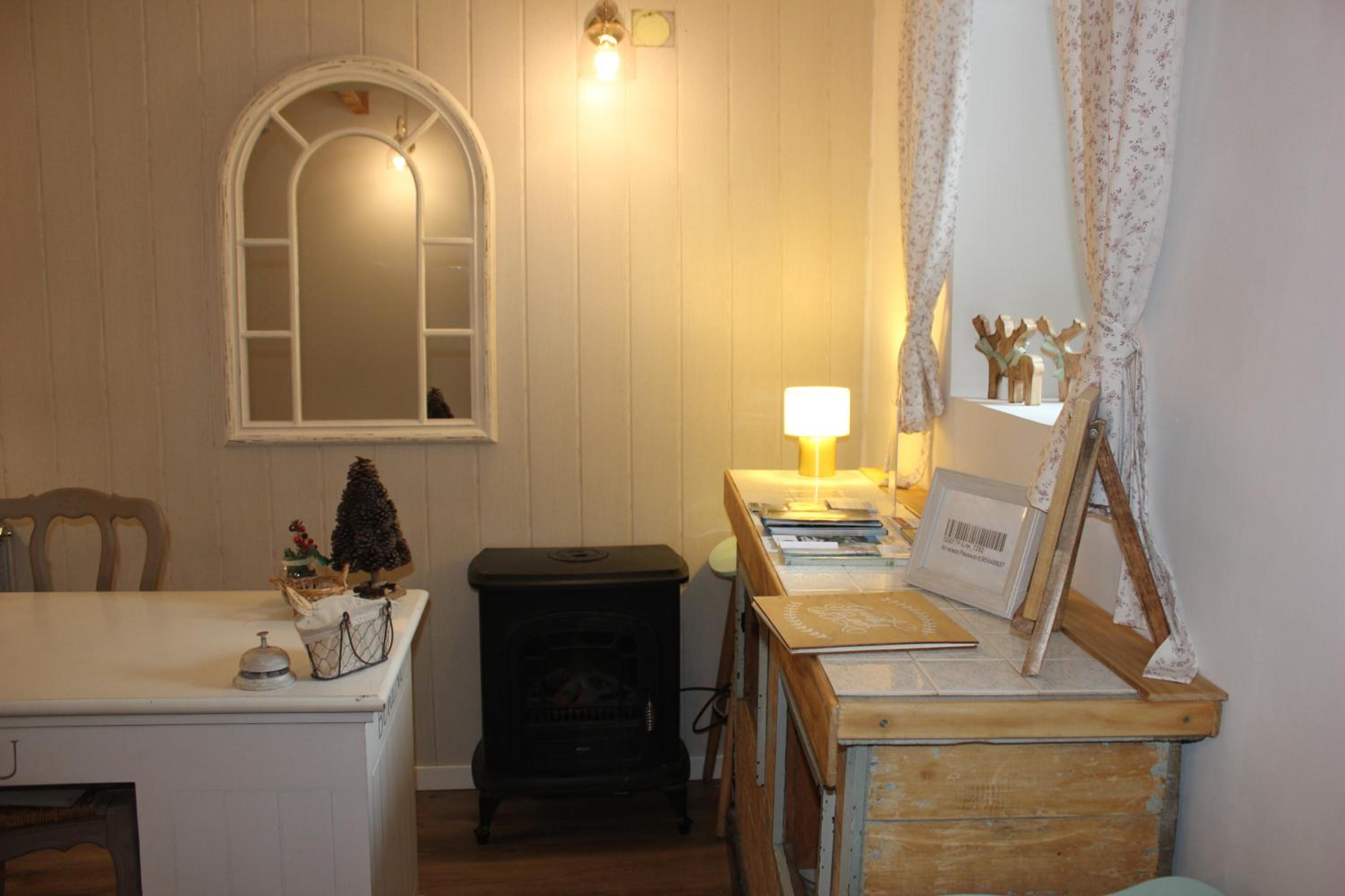 Seven-Bedroom House photo 2