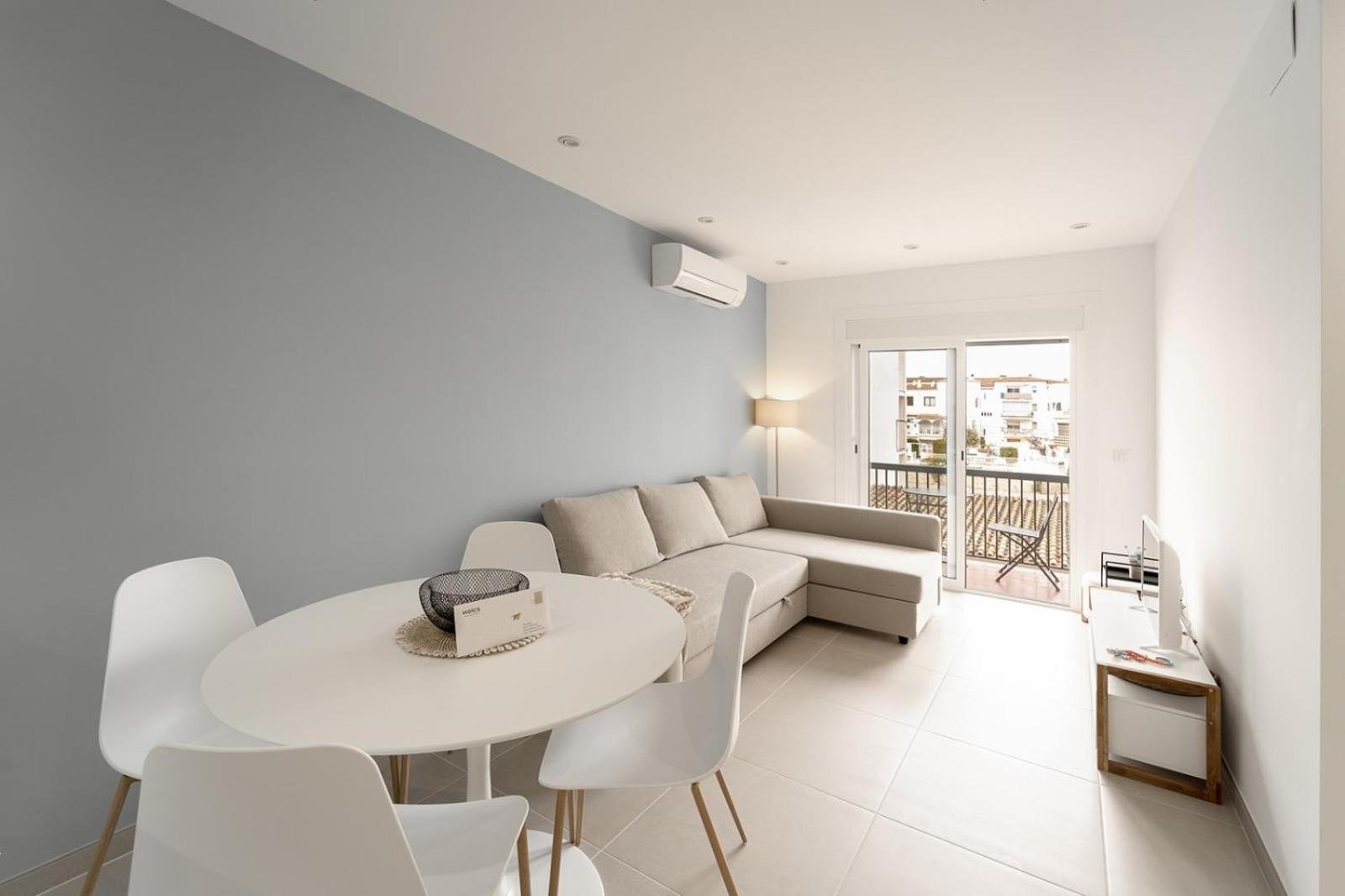 Apartamento de un dormitorio superior con balcón
