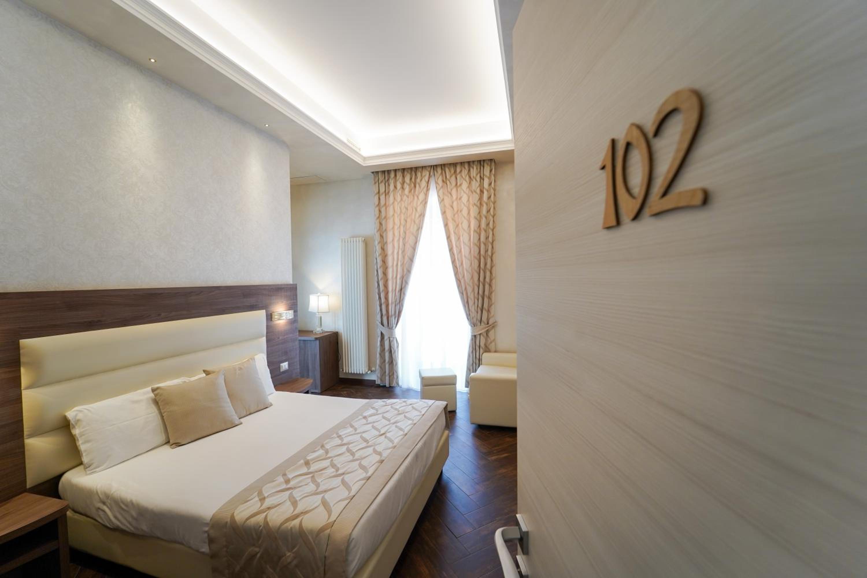 Double Room with Garden View - Photo 19