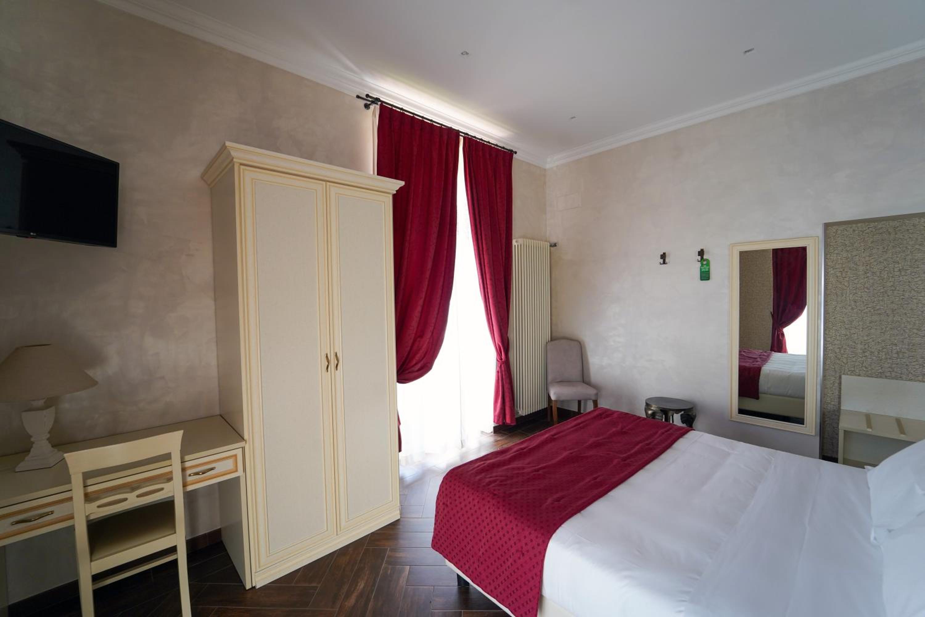 Double Room with Garden View - Photo 18