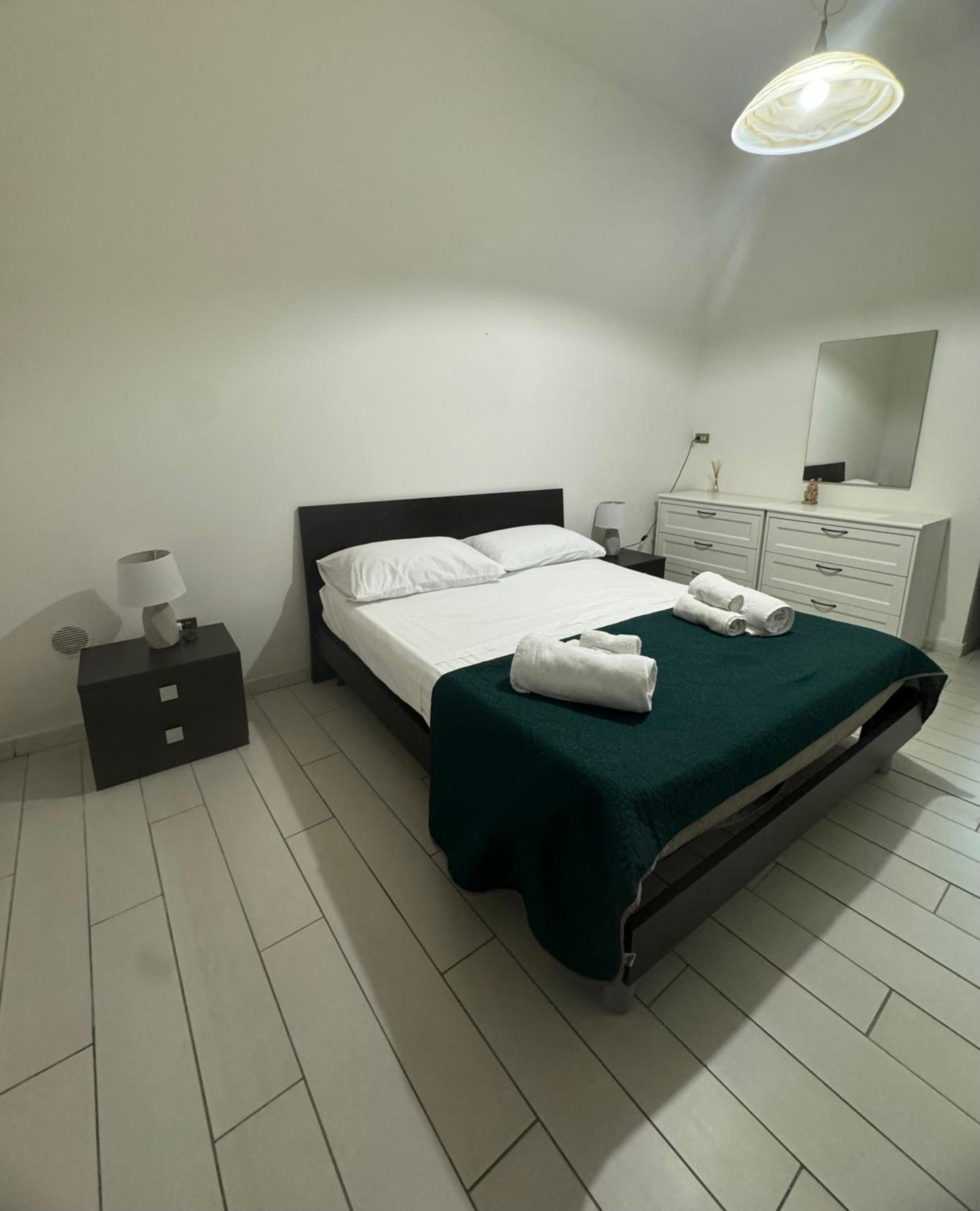 One-Bedroom Apartment - Non-Smoking