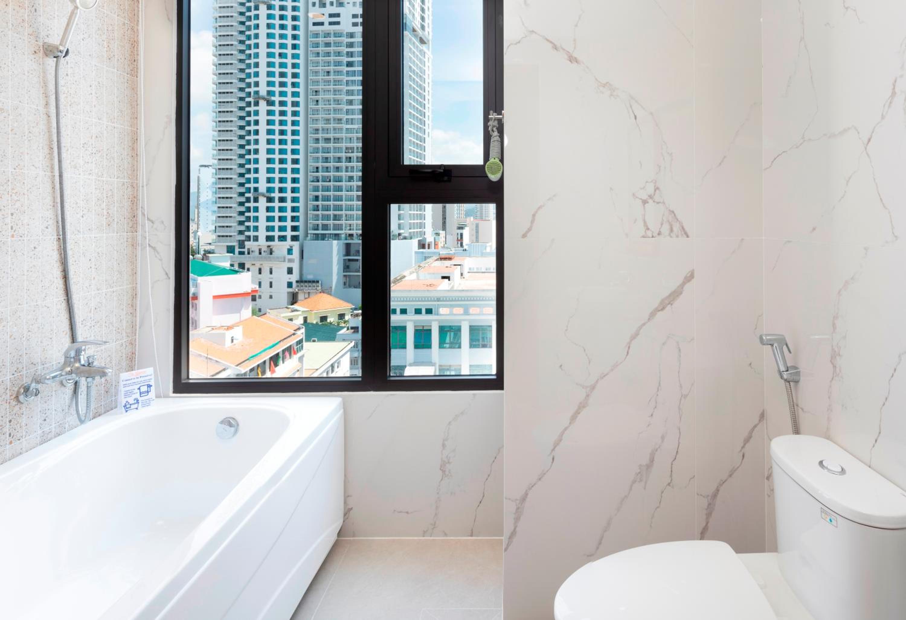 Premium Double Room with City View - Photo 2