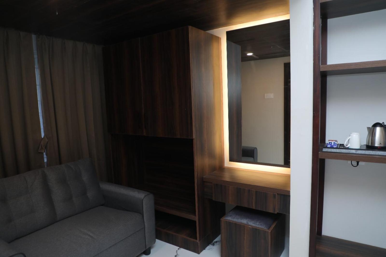 Family Room photo 2