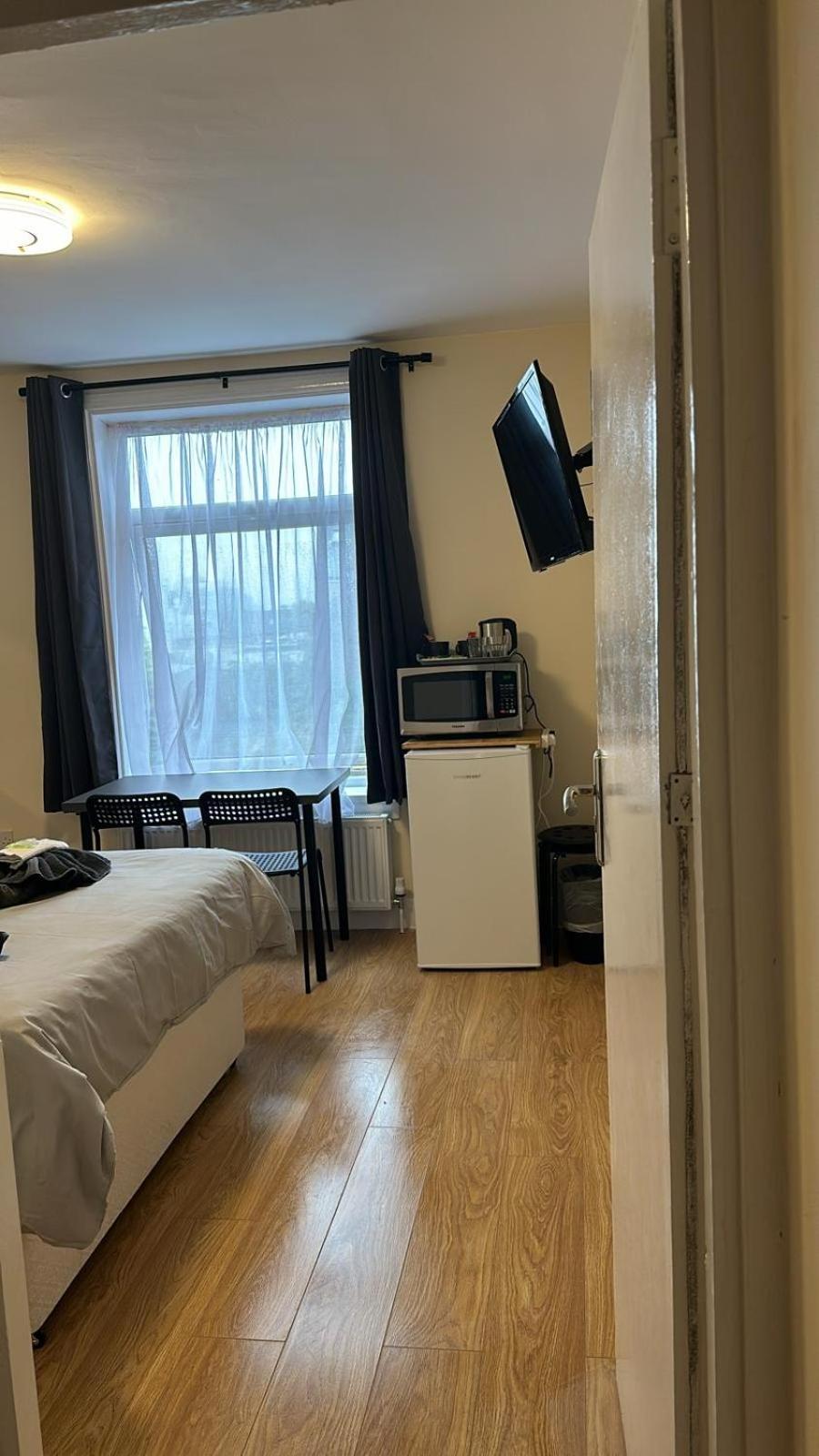 Budget Double Room photo 2