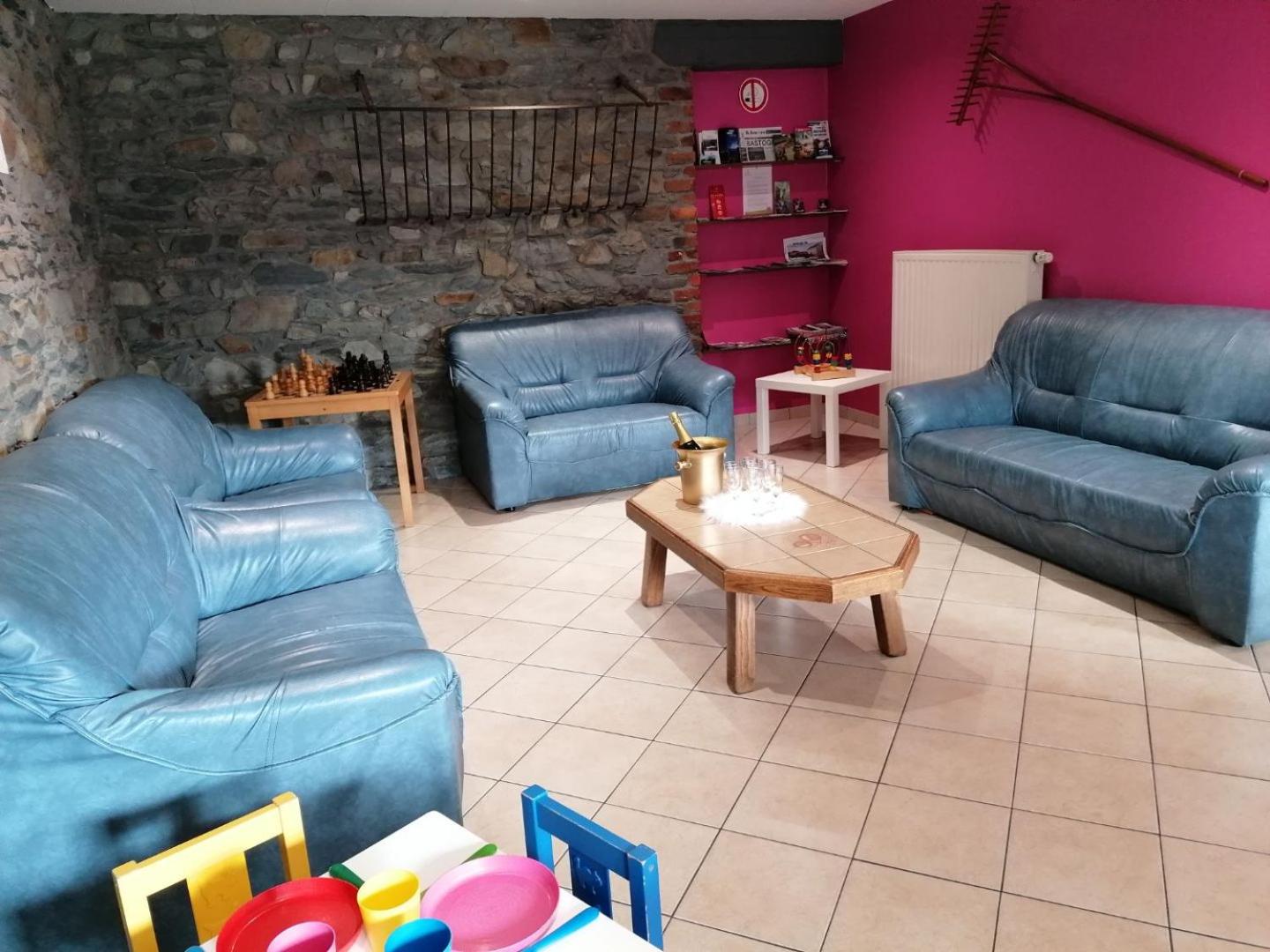 Five-Bedroom House photo 1