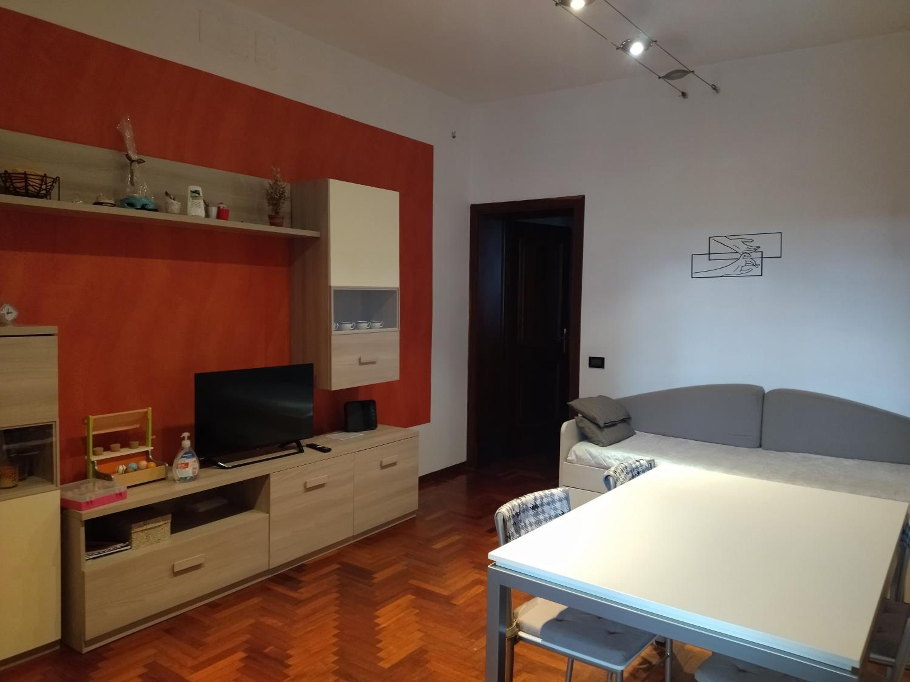 One-Bedroom Apartment photo 3
