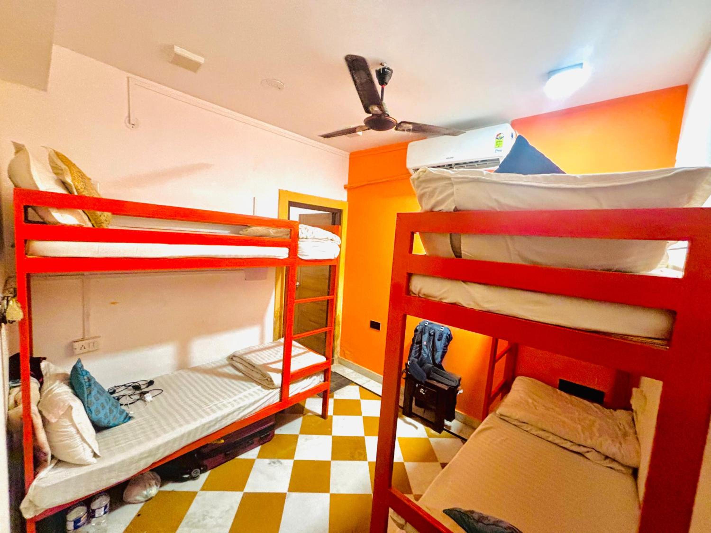 Bed in 8-Bed Mixed Dormitory Room photo 2