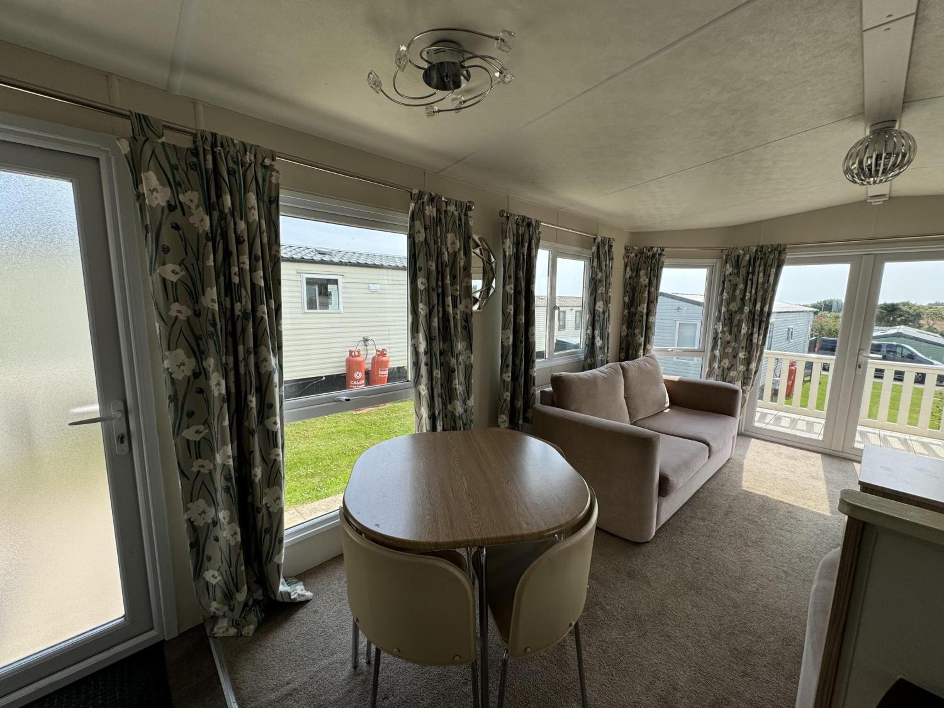 Mobile Home photo 1