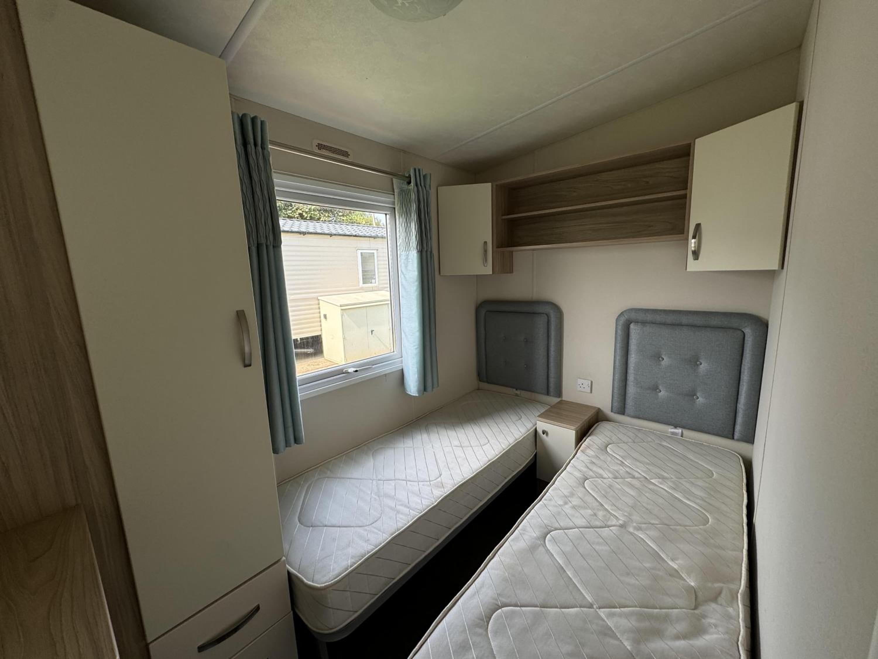 Mobile Home photo 2