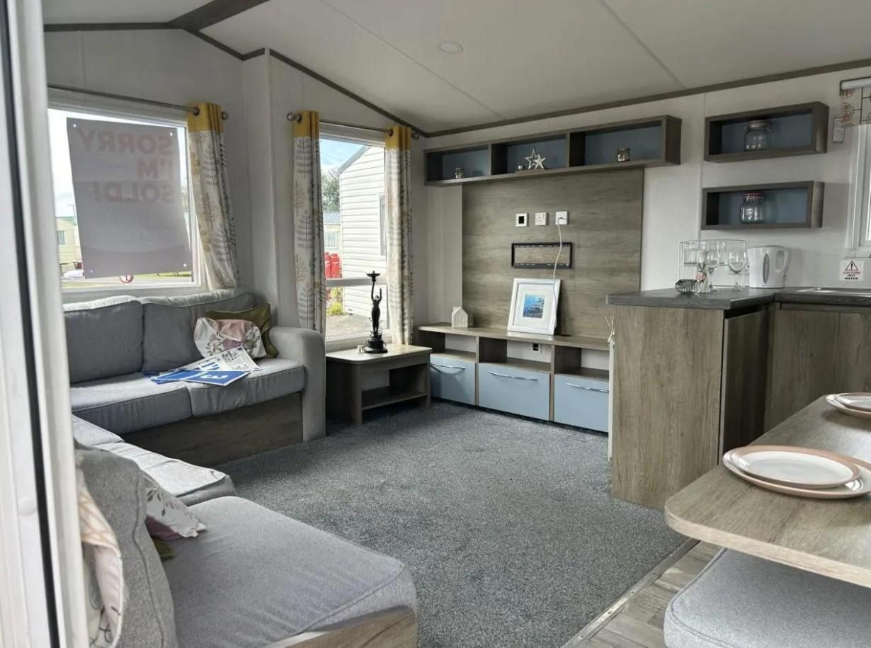 Mobile Home photo 1