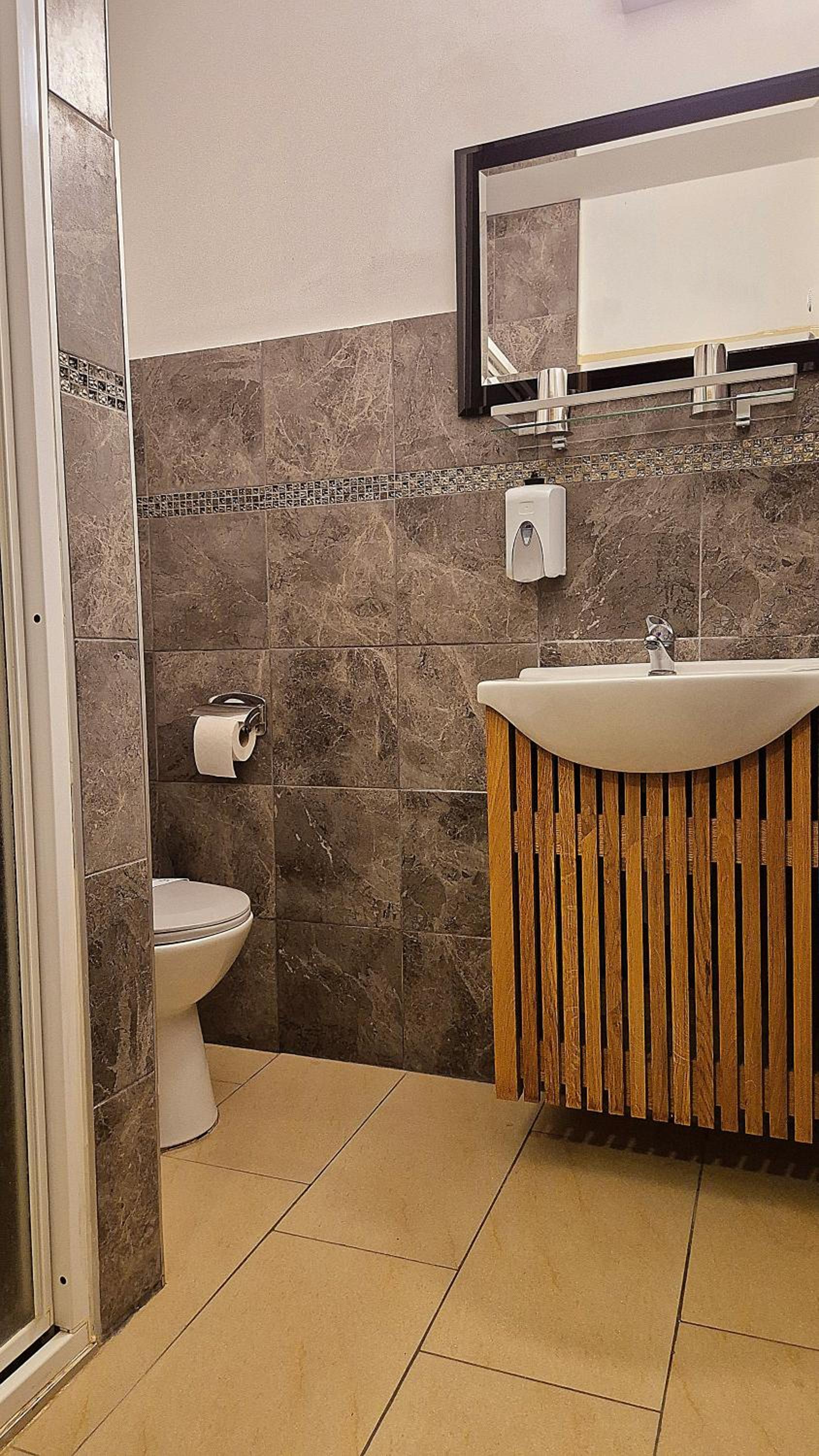 Superior Double Room - Photo 2