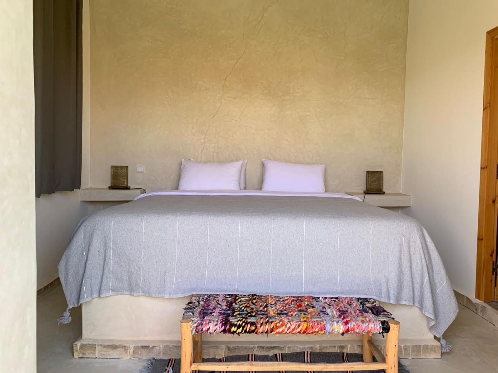 Deluxe Double Room (2 Adults + 1 Child)