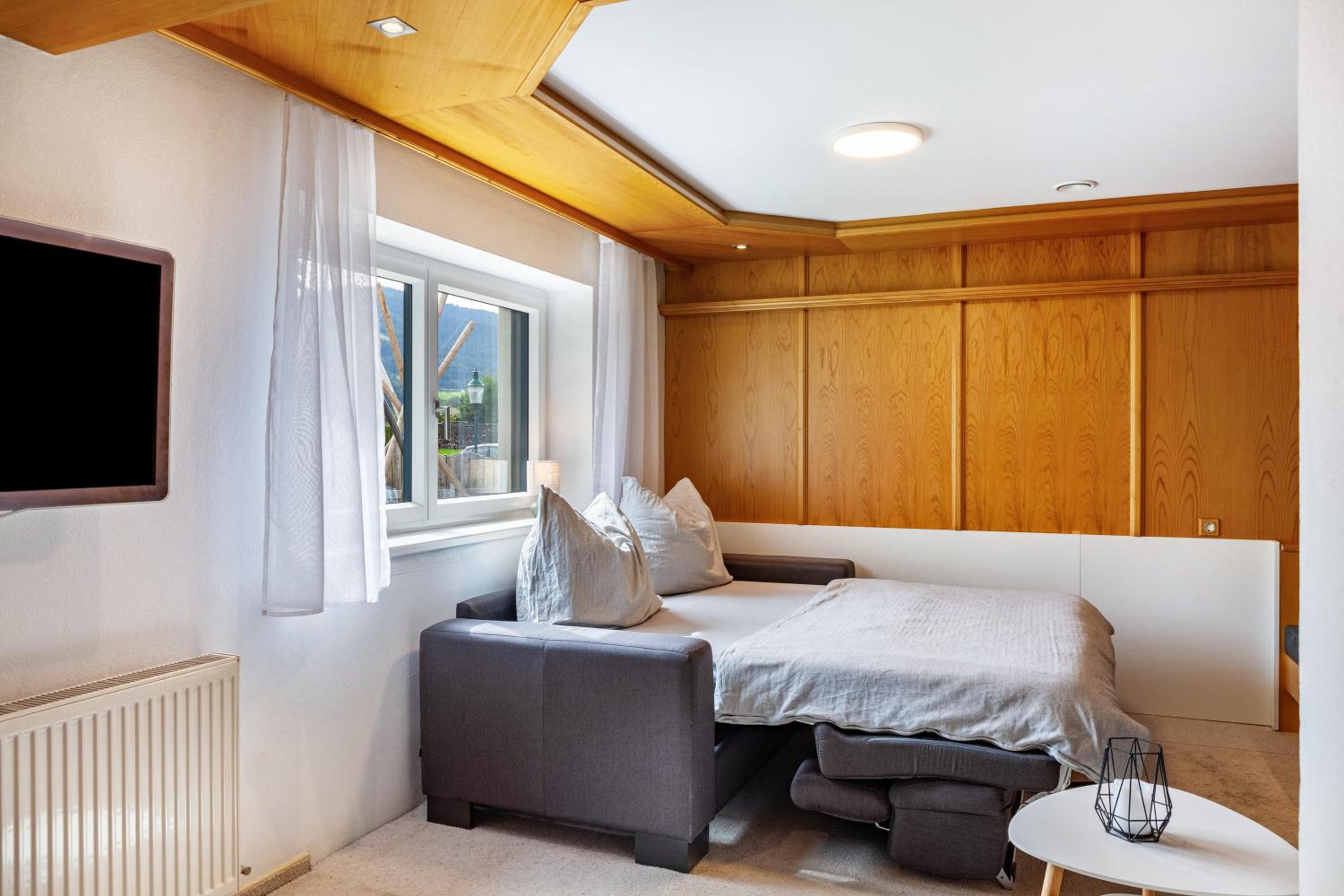 One-Bedroom Apartment with Garden View photo 3