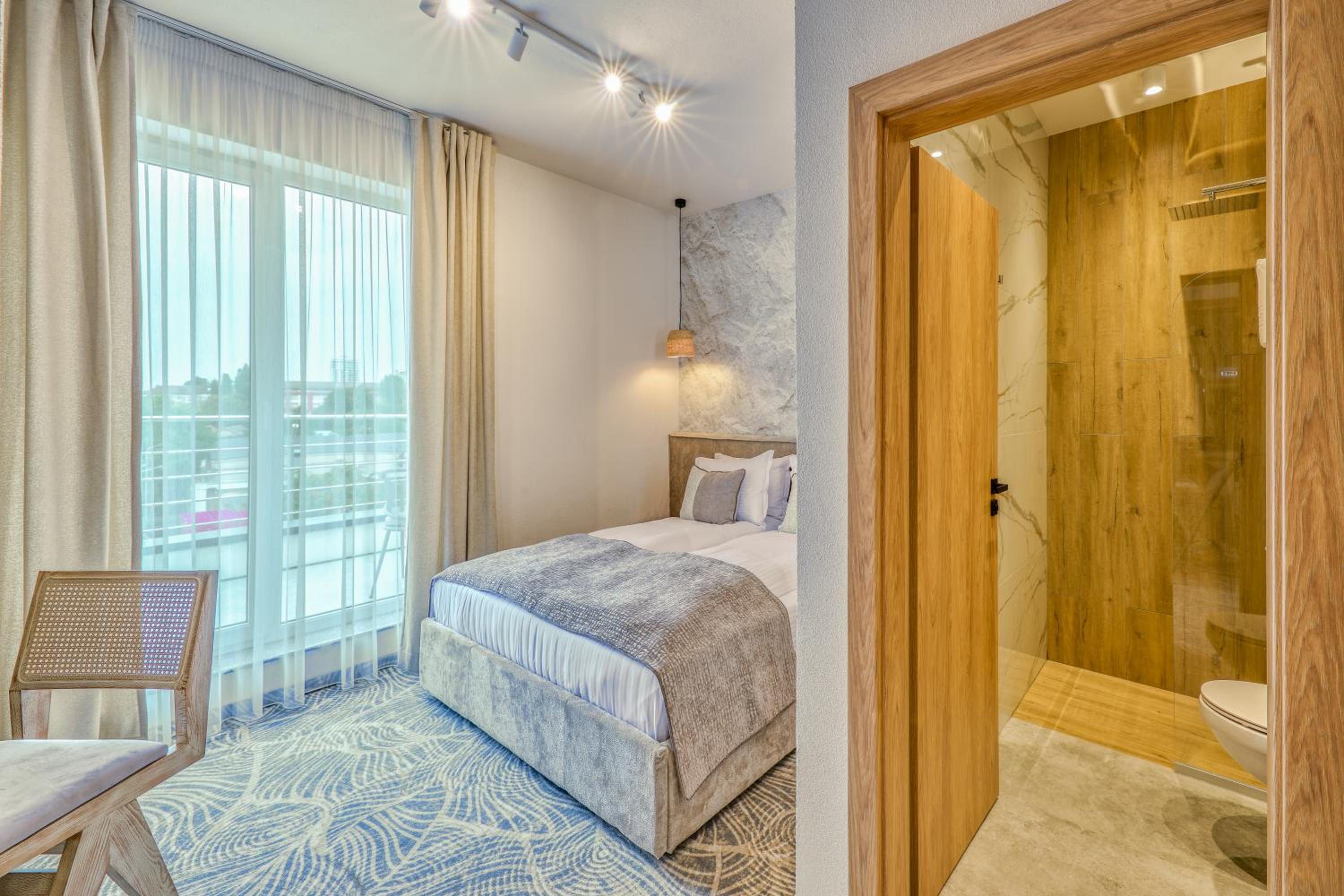Double Room with Balcony photo 3