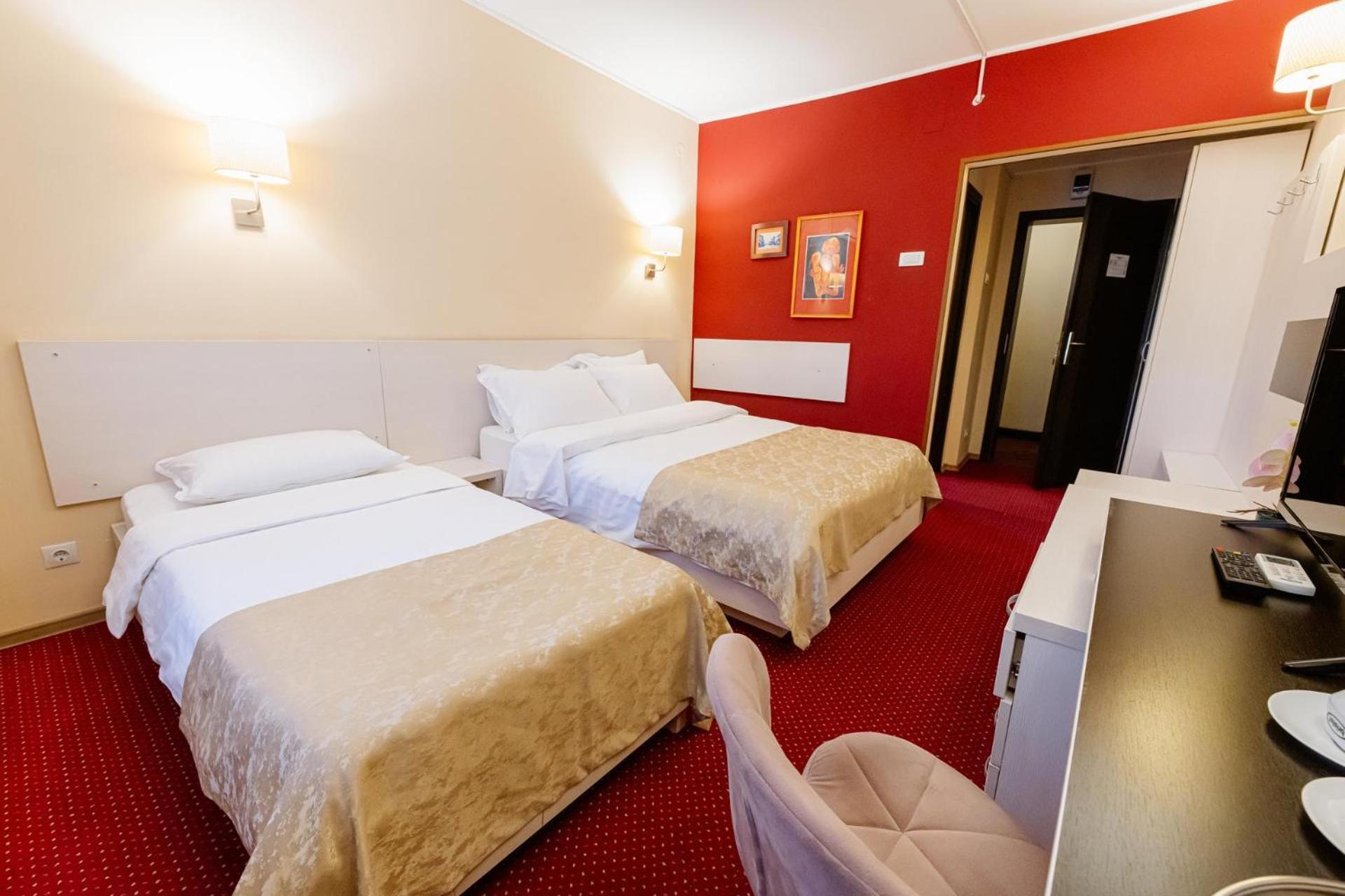 Superior Double or Twin Room photo 3