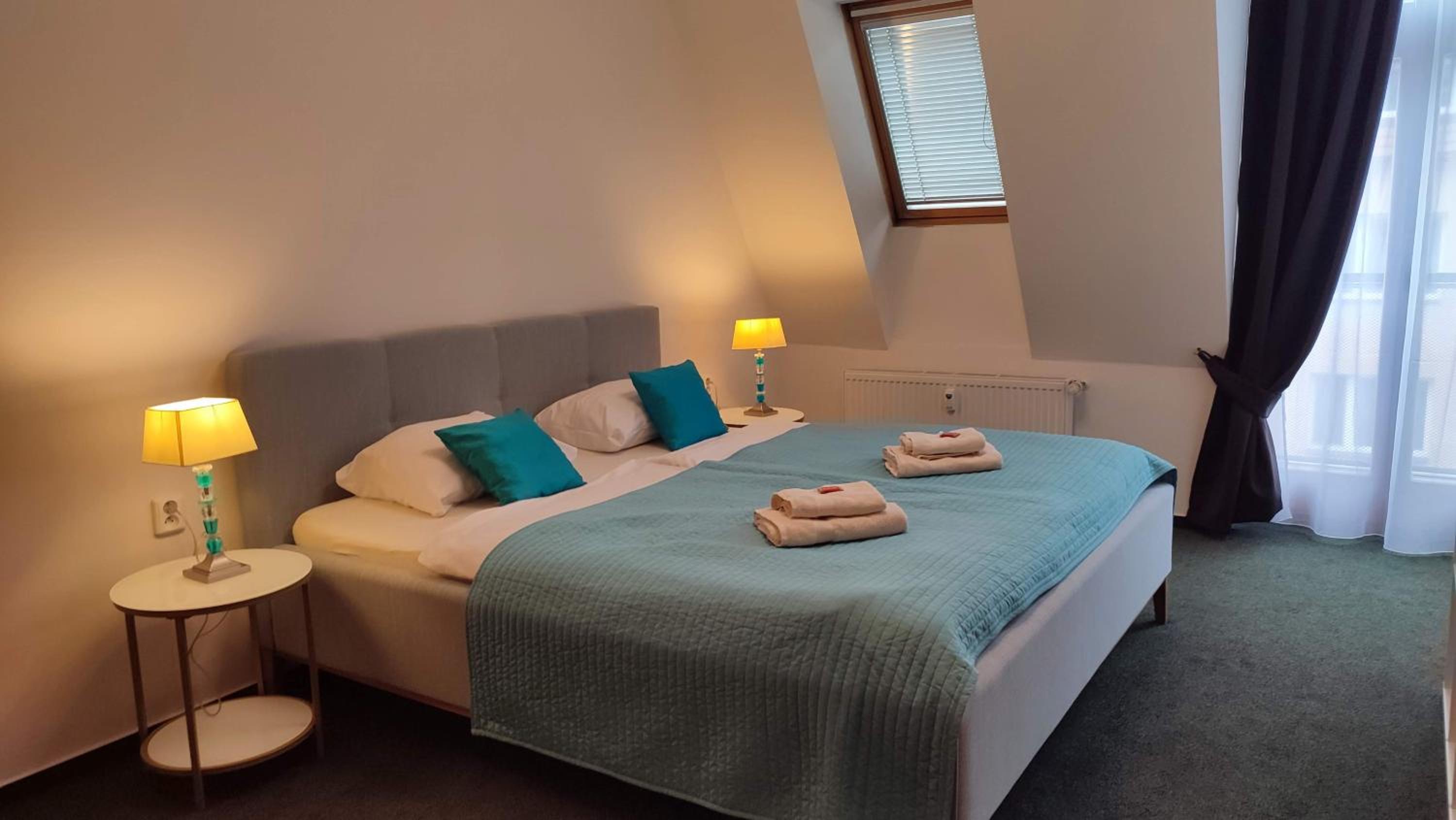 One-Bedroom Apartment with 2 Bathrooms photo 1