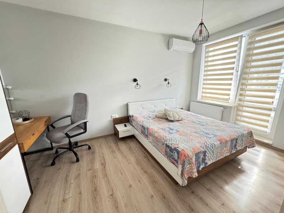 One-Bedroom Apartment photo 3