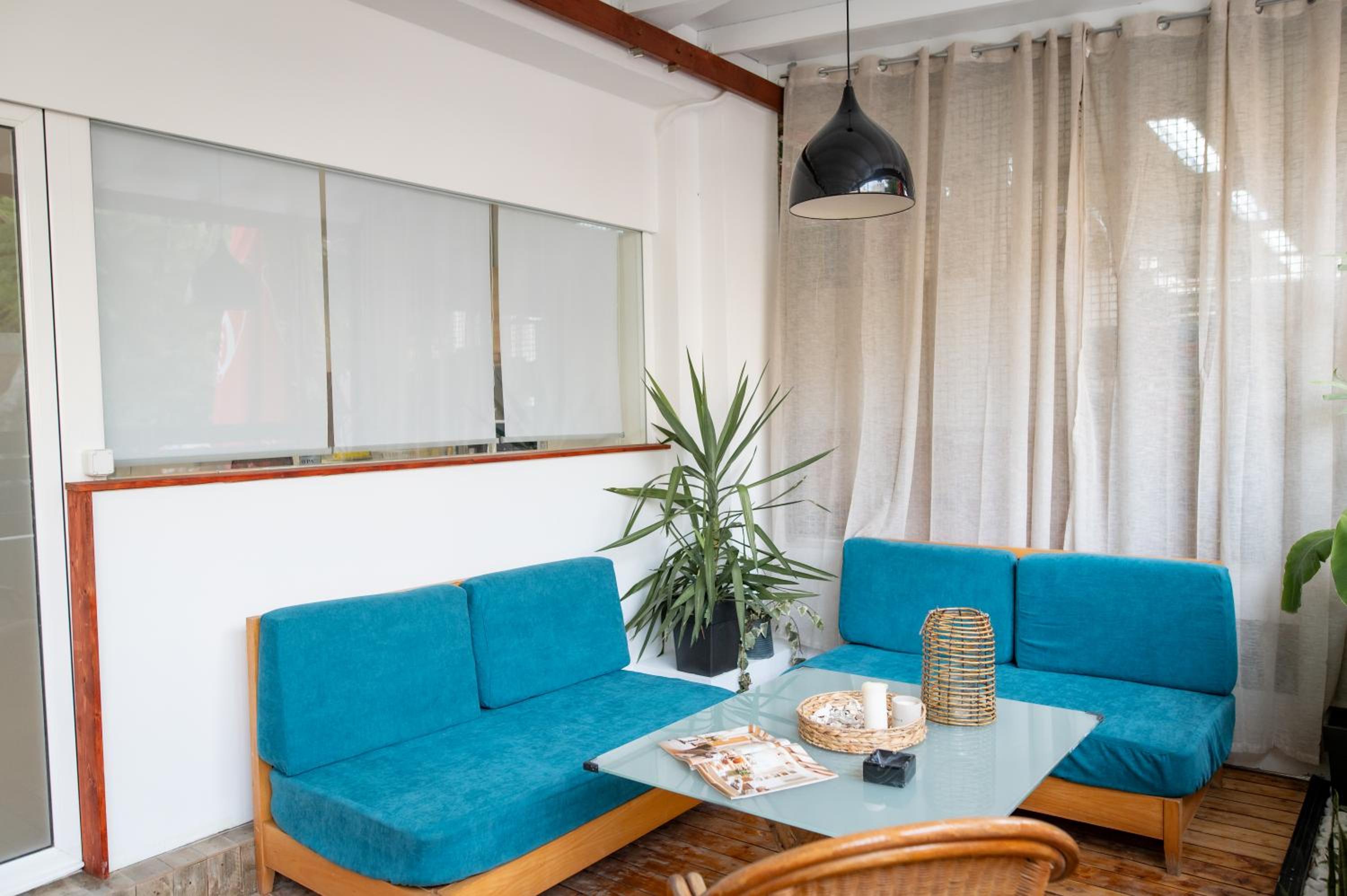 One-Bedroom Apartment photo 2