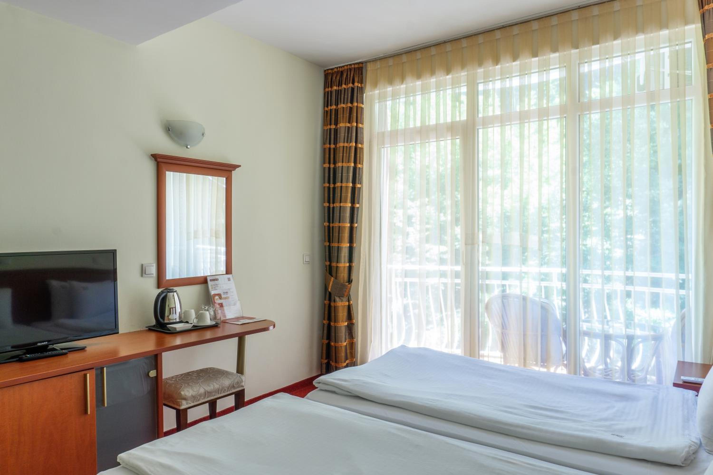 Triple Room with Mountain View - Photo 5