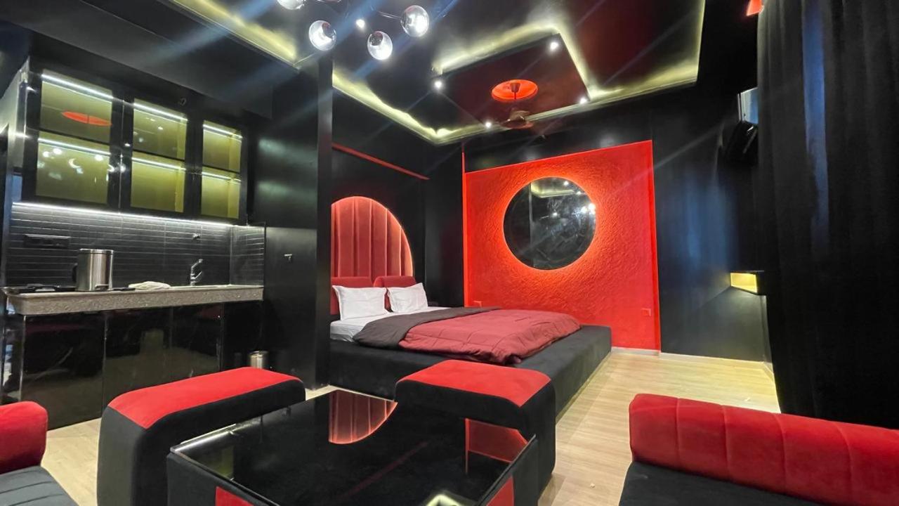 Deluxe King Studio