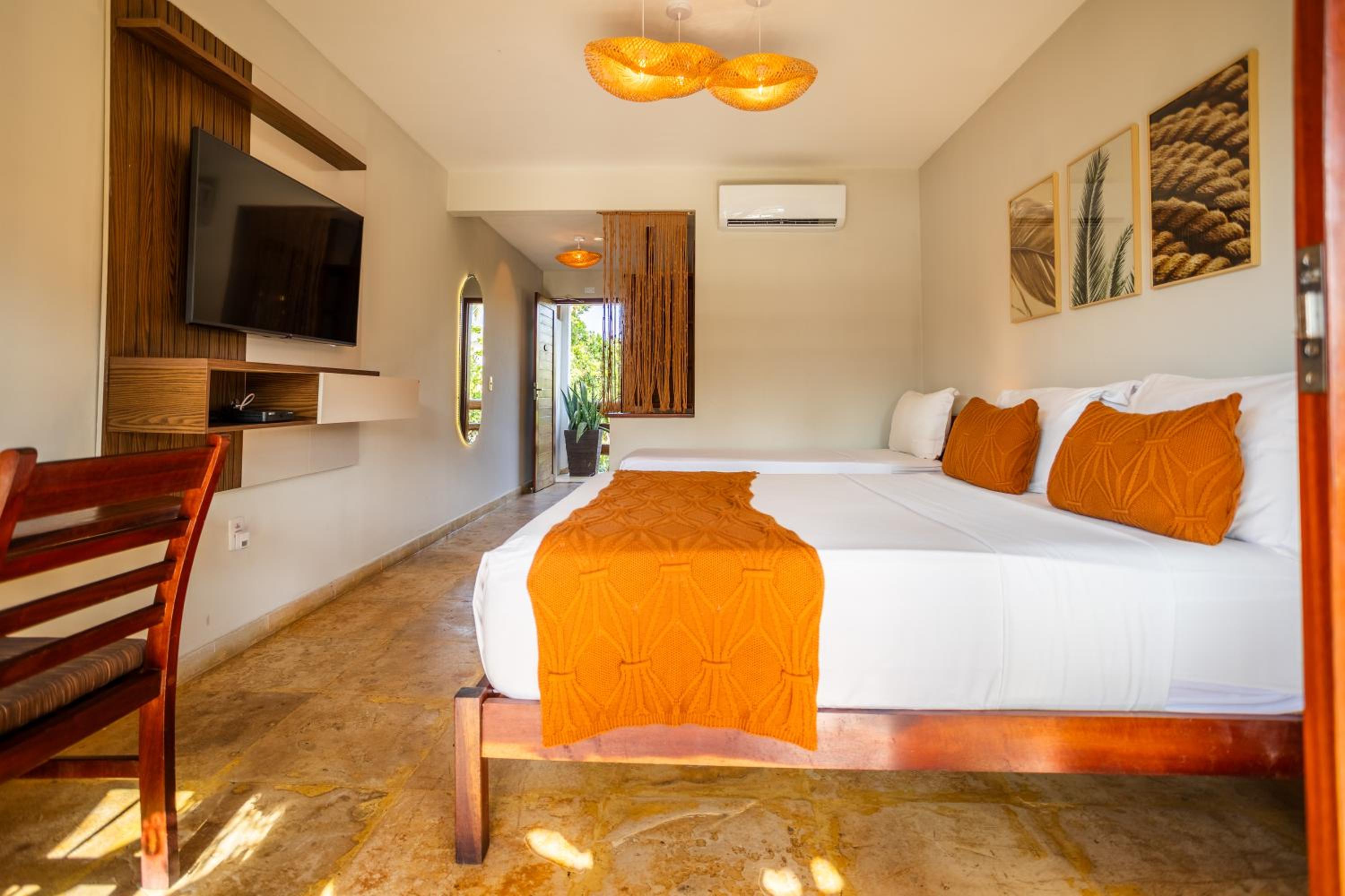 Deluxe Suite - Top Floor photo 3