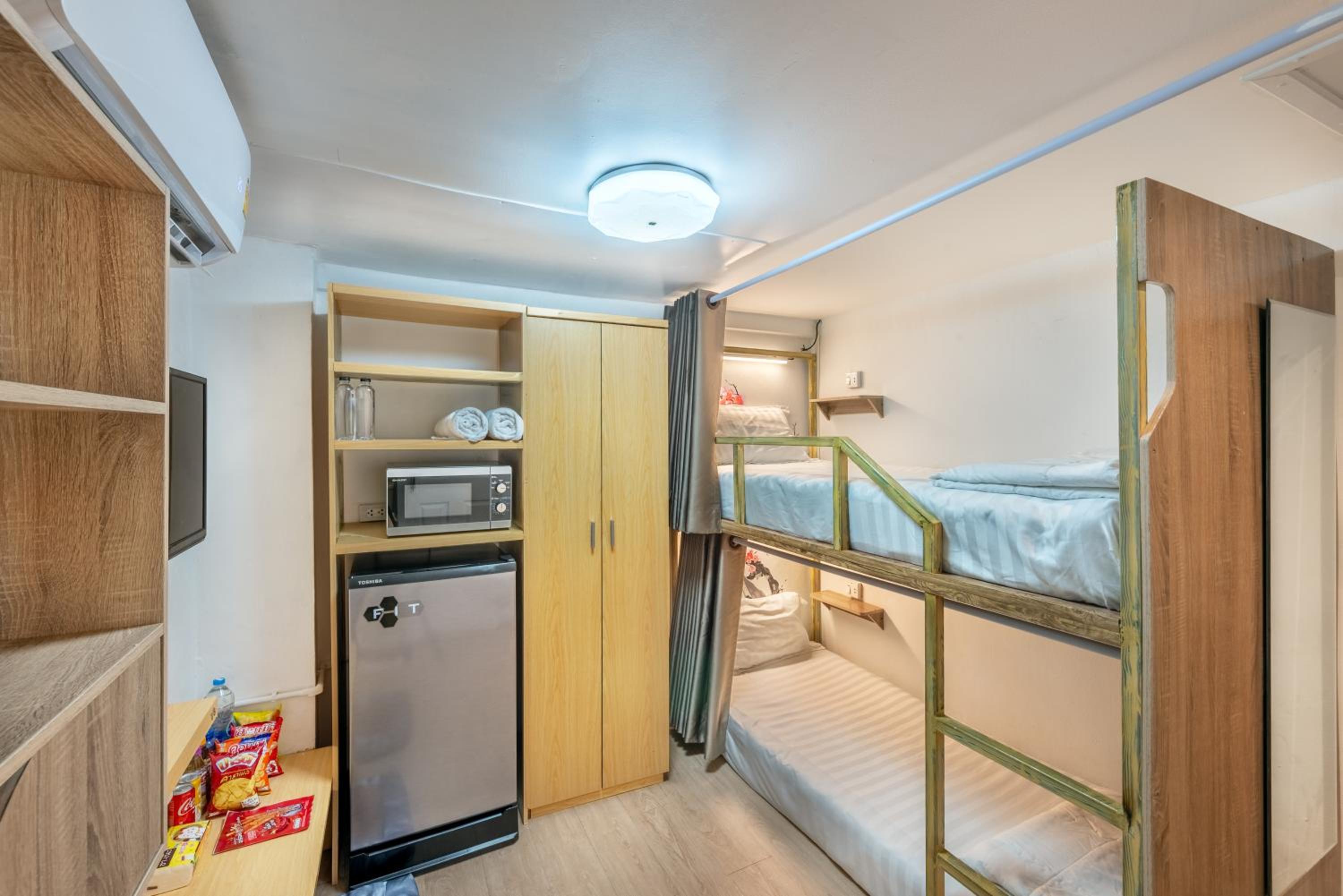 Standard Double Room - Photo 12