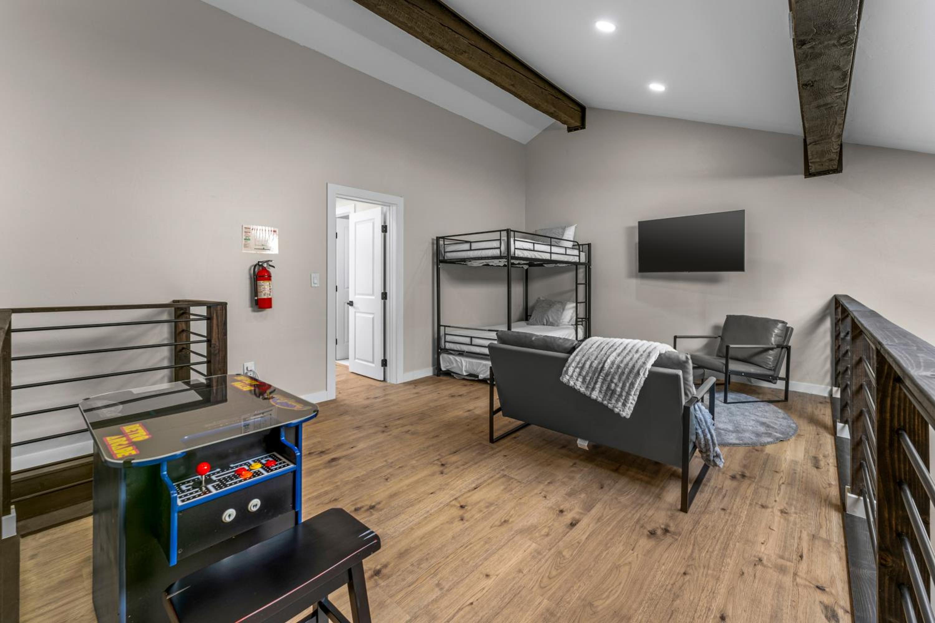 Apartment photo 2