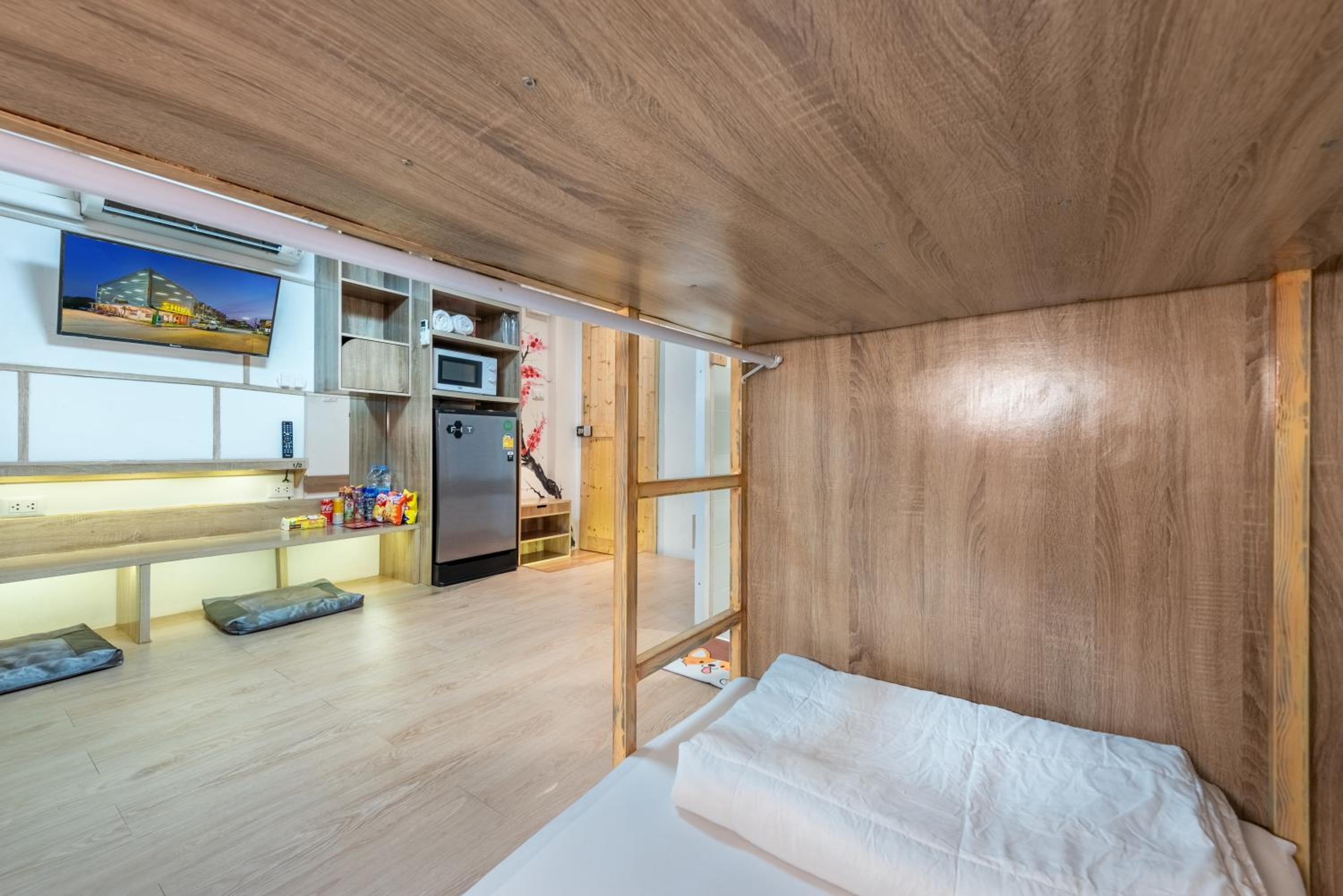 Quadruple Room with Private Bathroom - Photo 6