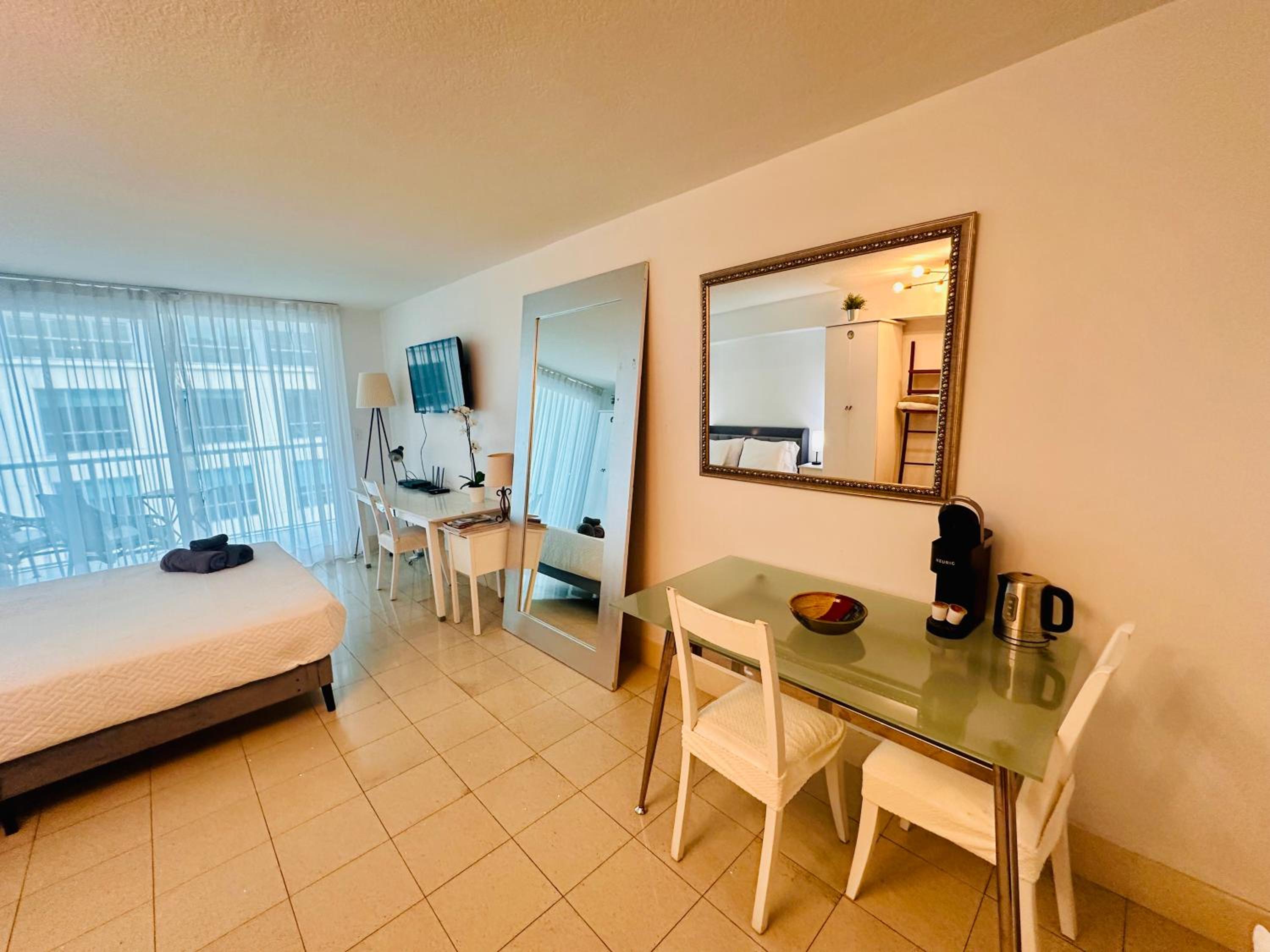 Studio Apartment photo 1
