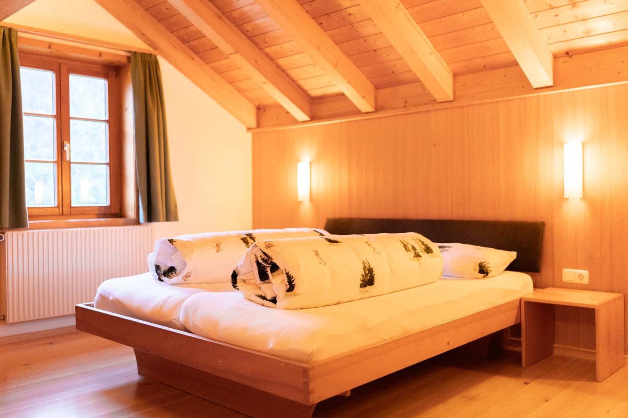 Four-Bedroom House with Terrace photo 3