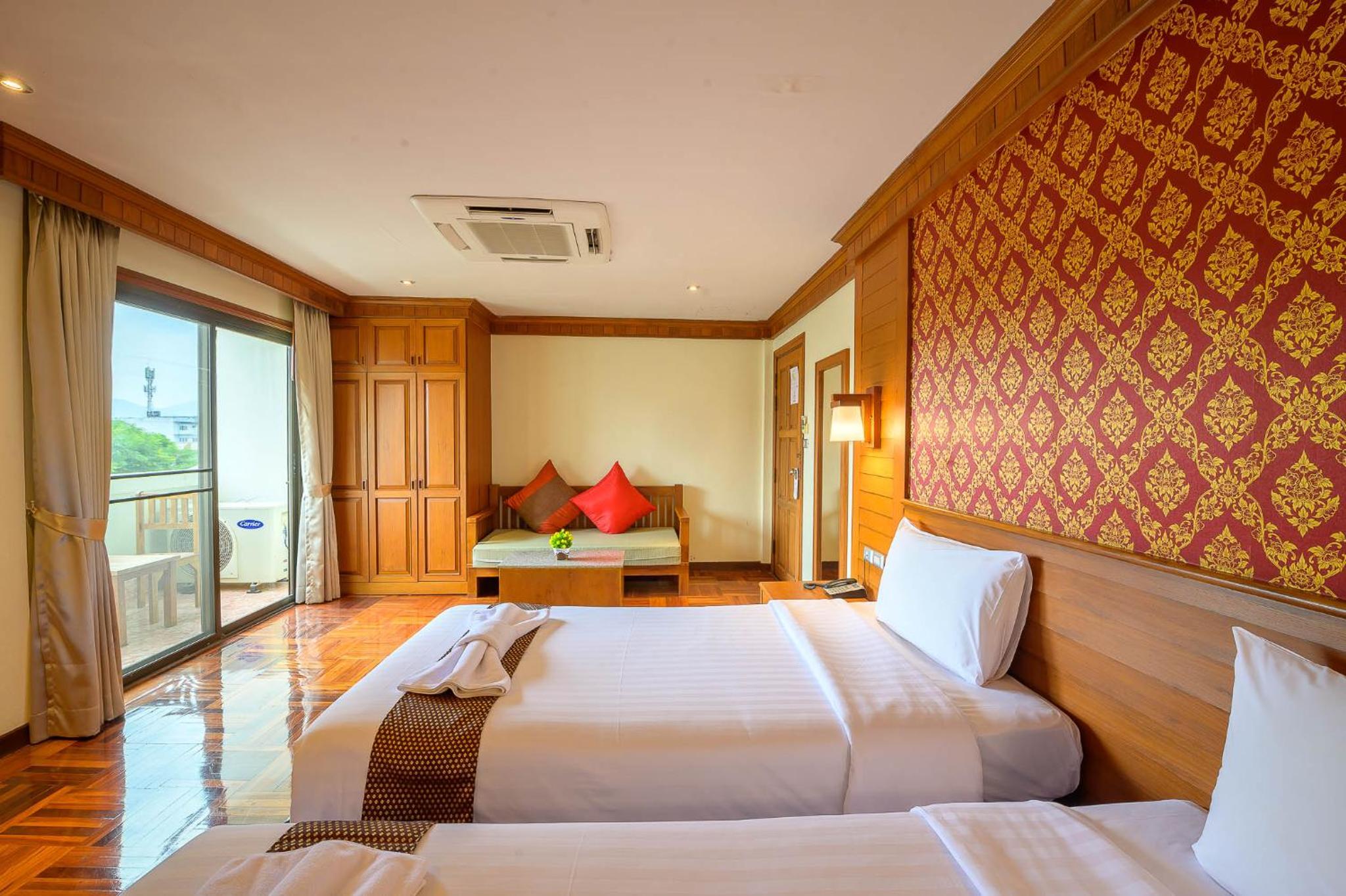 Deluxe Double or Twin Room photo 2