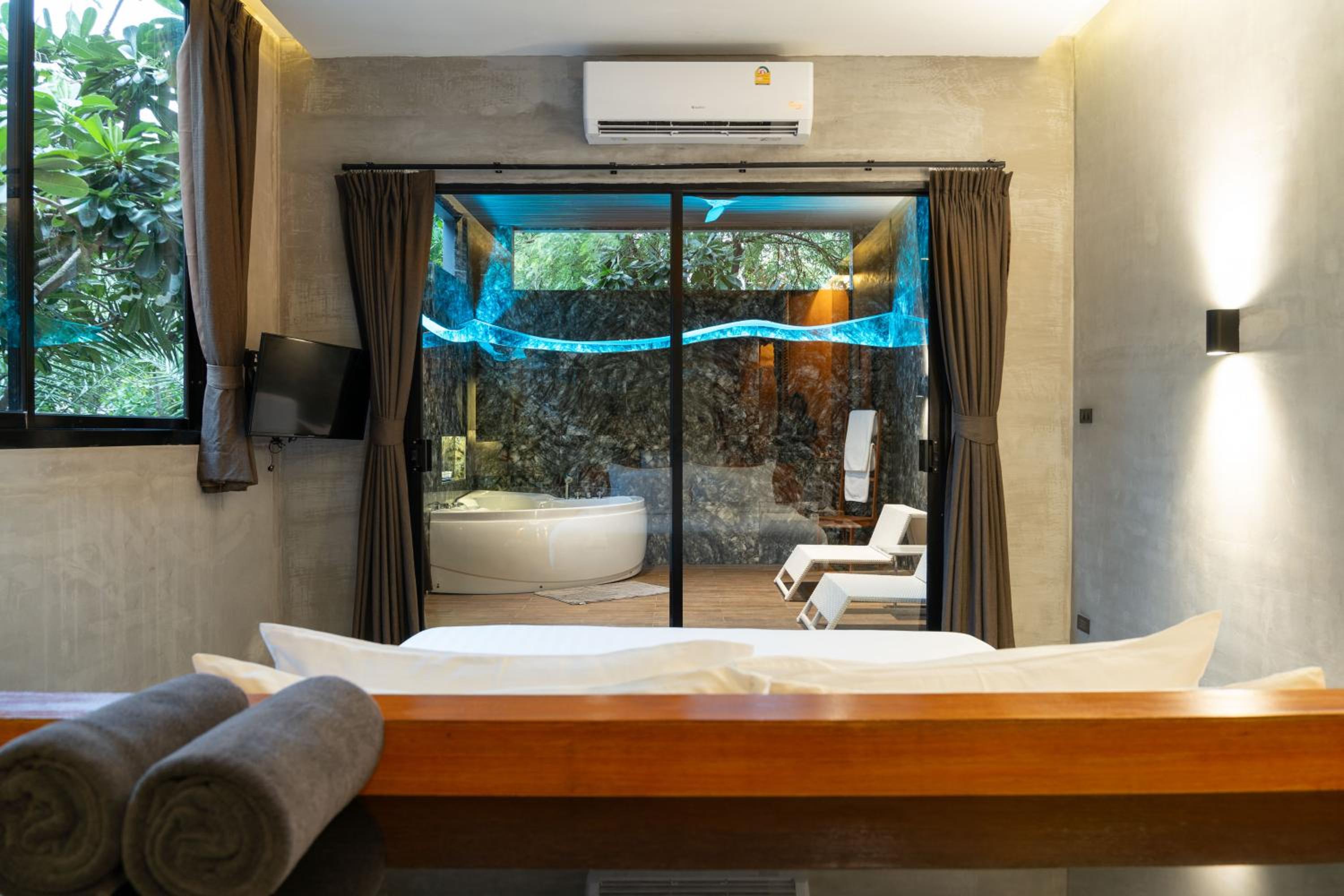 Suite (Non Smoking)