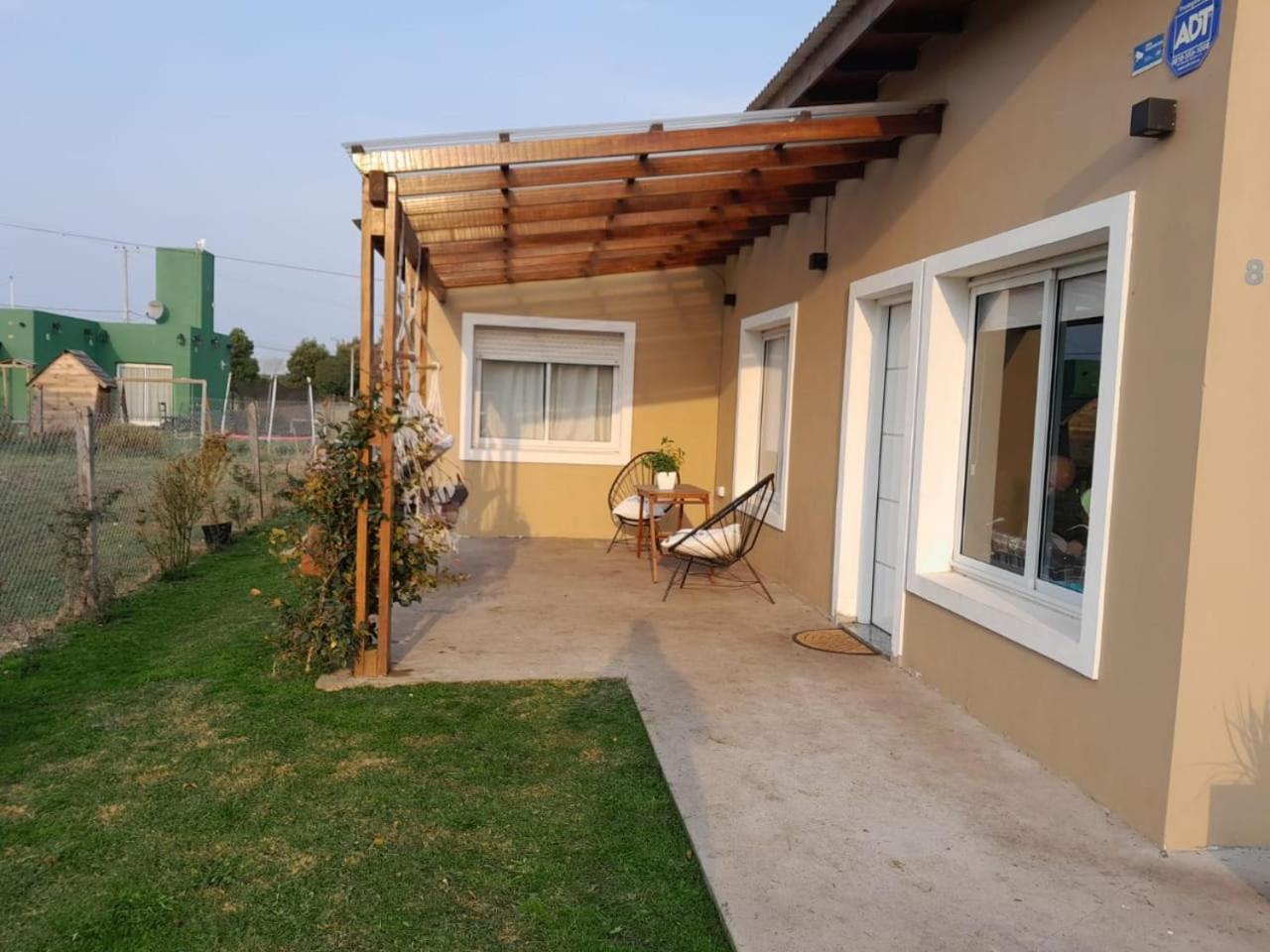 One-Bedroom House photo 2