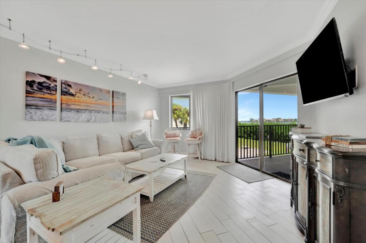 Two-Bedroom Apartment With Bay View photo 3