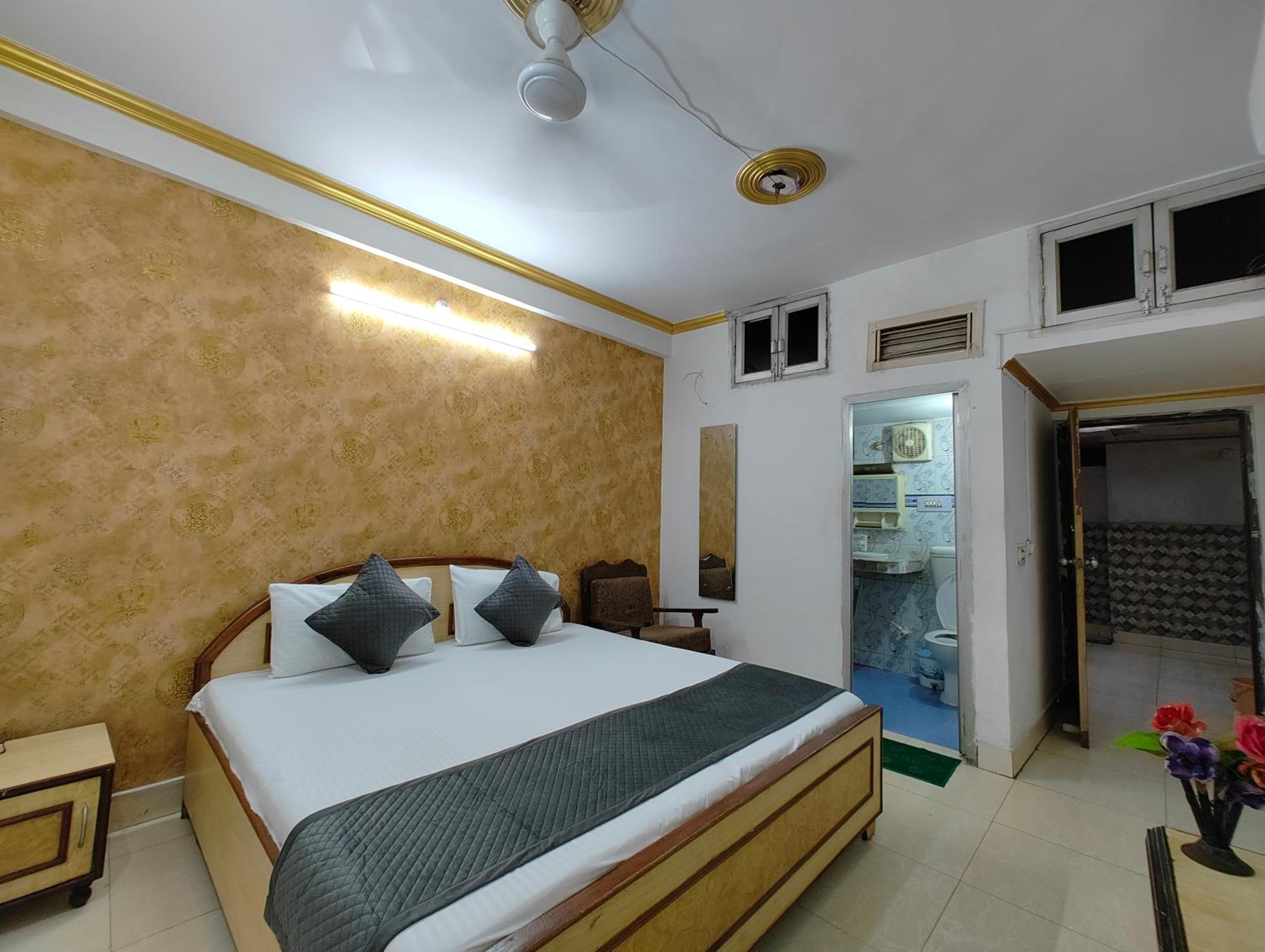 Deluxe Room - Photo 8