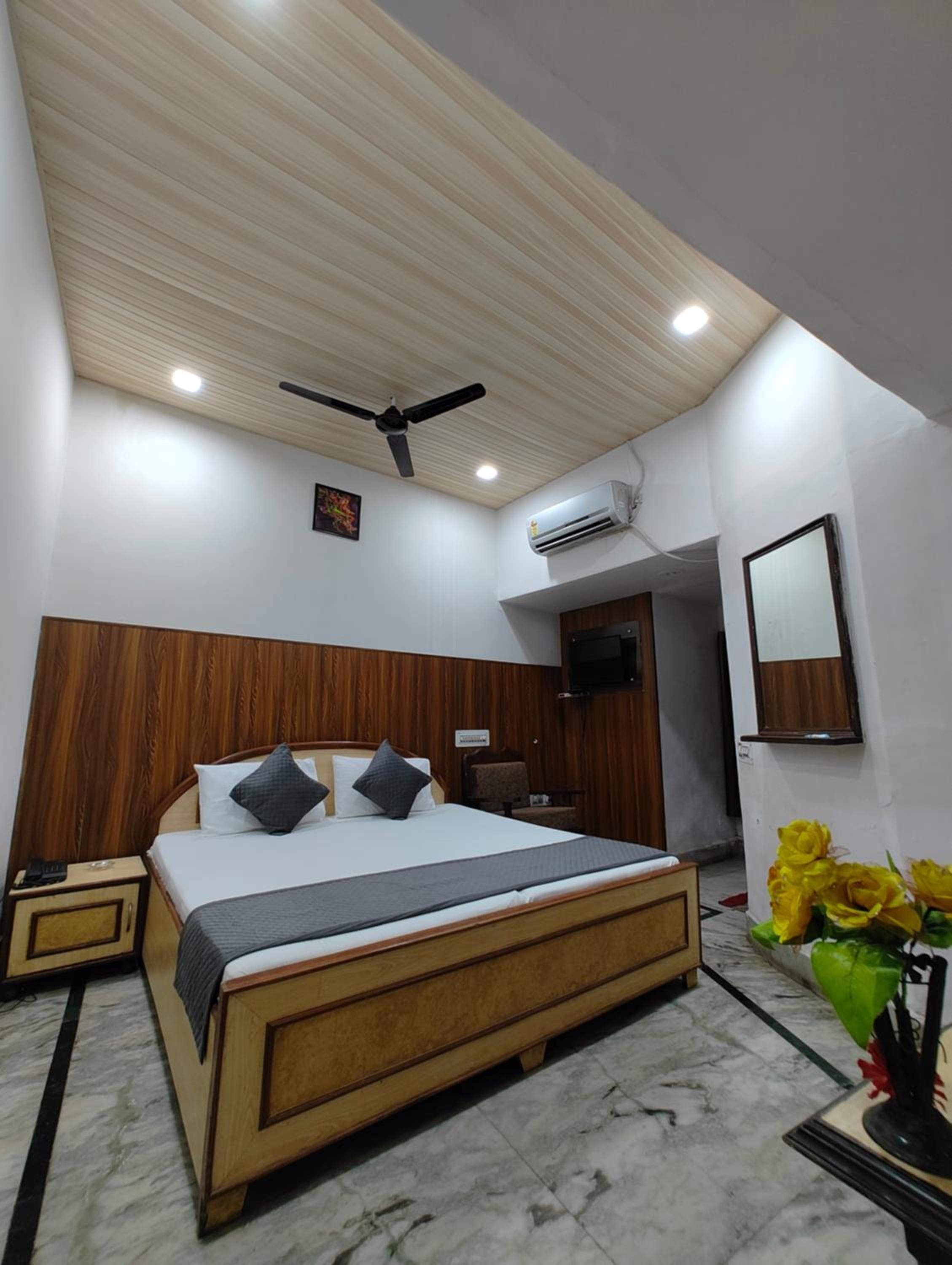 Deluxe Room - Photo 7
