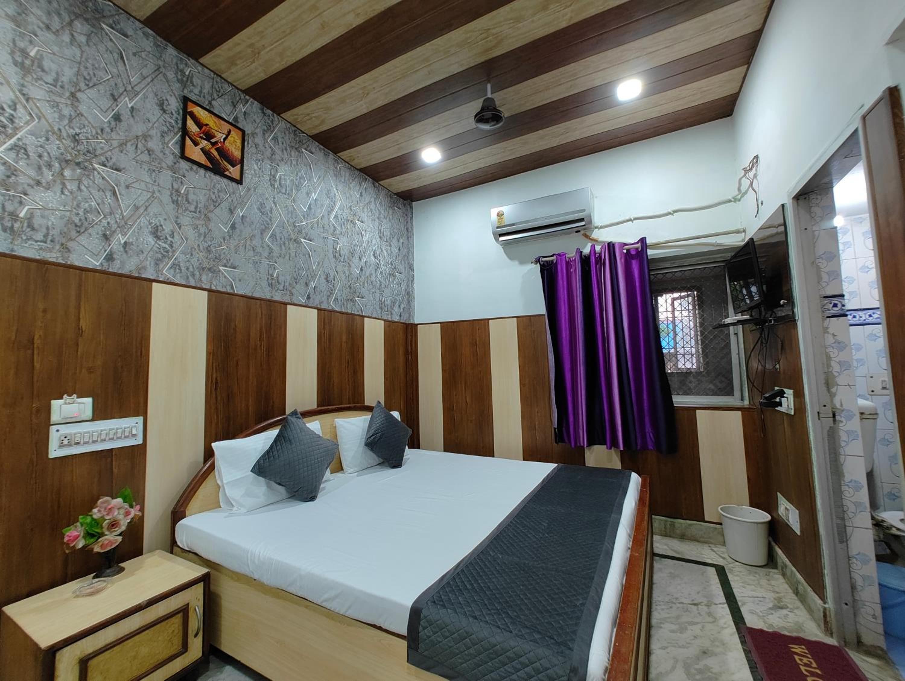 Deluxe Room - Photo 4