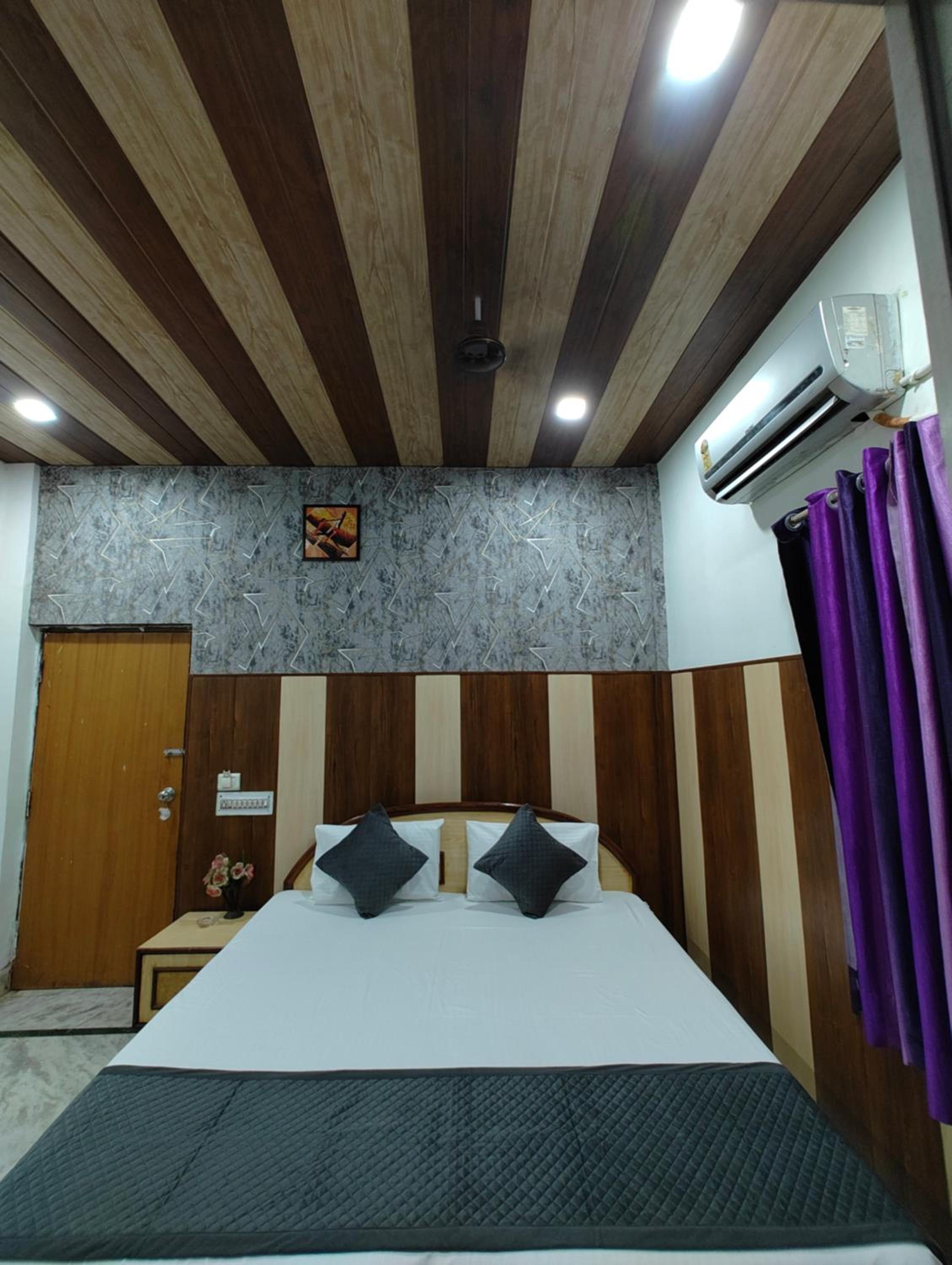 Deluxe Room - Photo 3