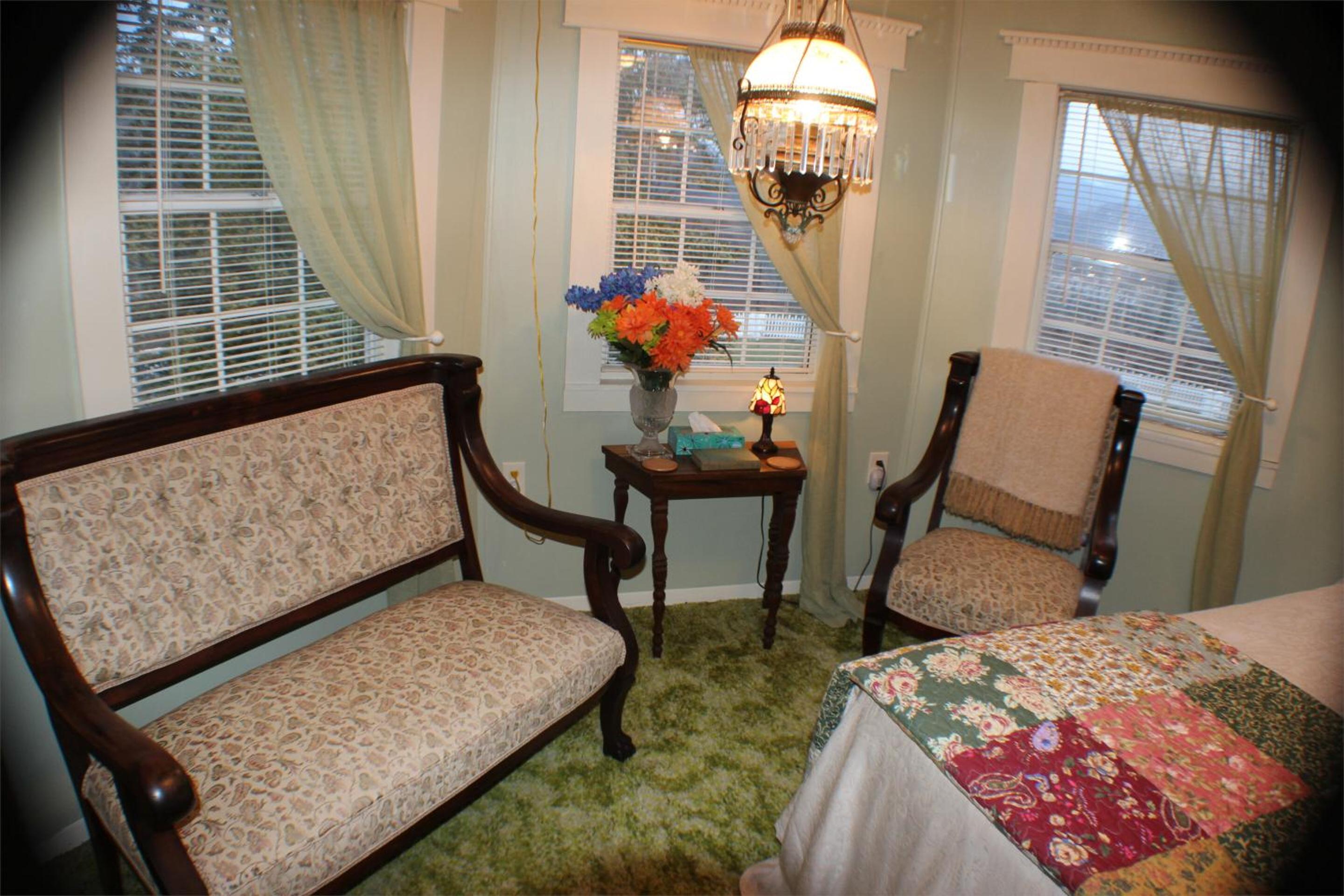 Standard King Room photo 3