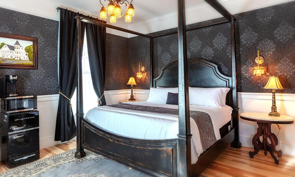 King Room with Balcony