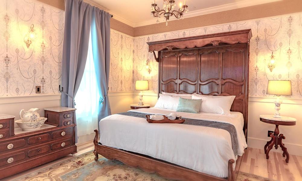 King Room with Balcony